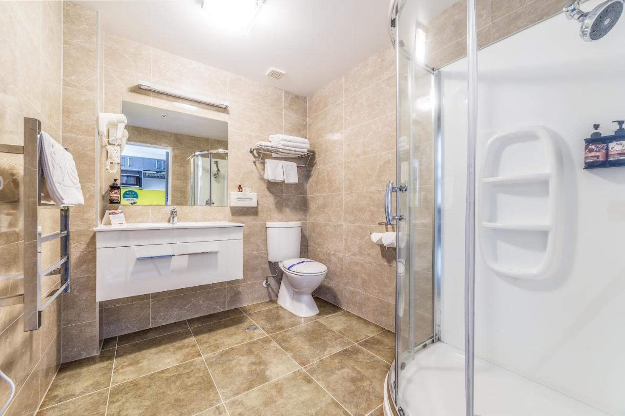 Executive Suite Kitchen