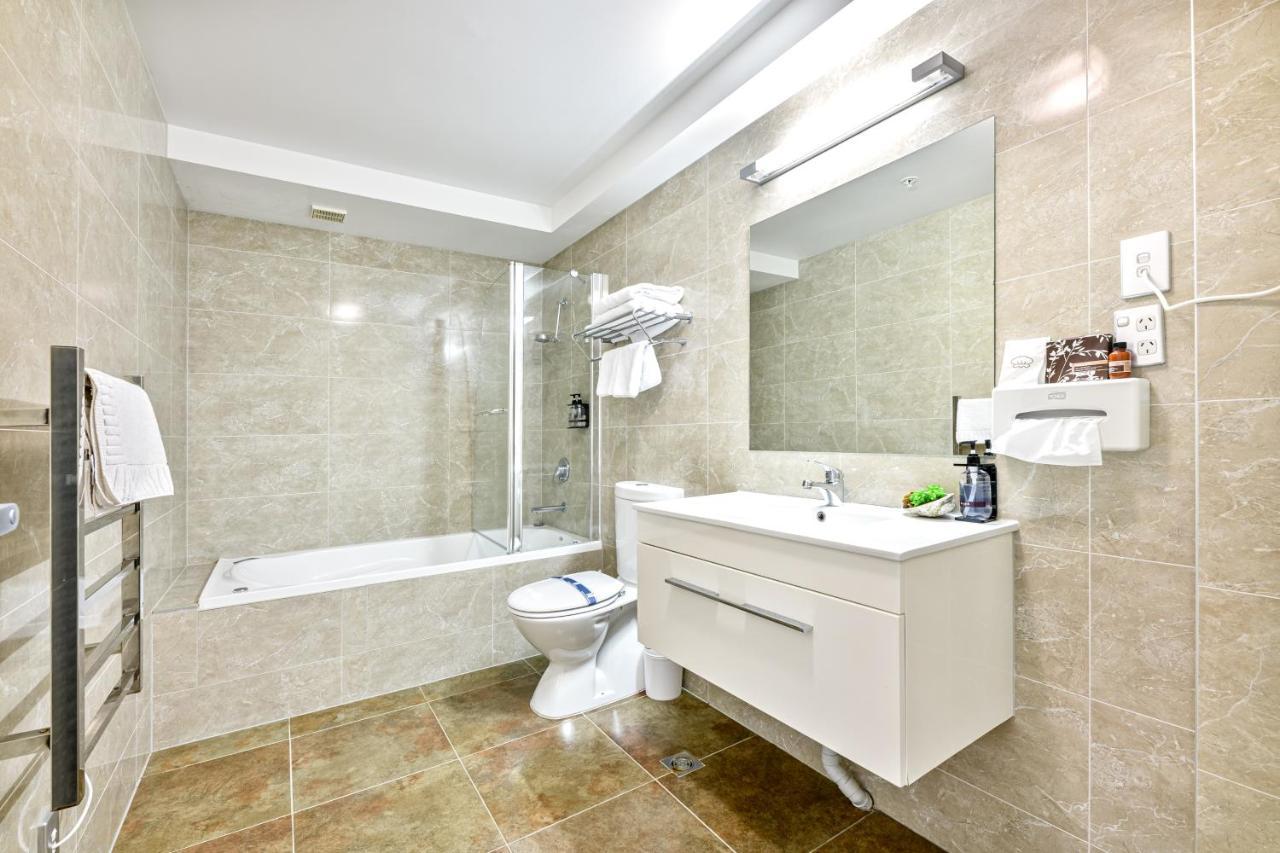 Executive Suite Spa Bath