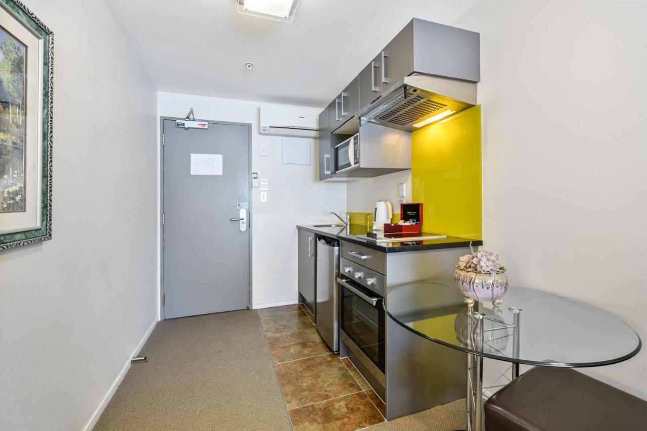 One-Bedroom Suite Kitchen