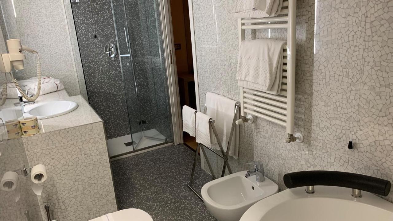 Suite mit Queensize-Bett und Whirlpool