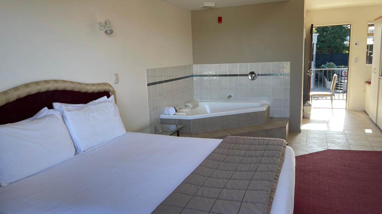 Executive Studio-Adults Only