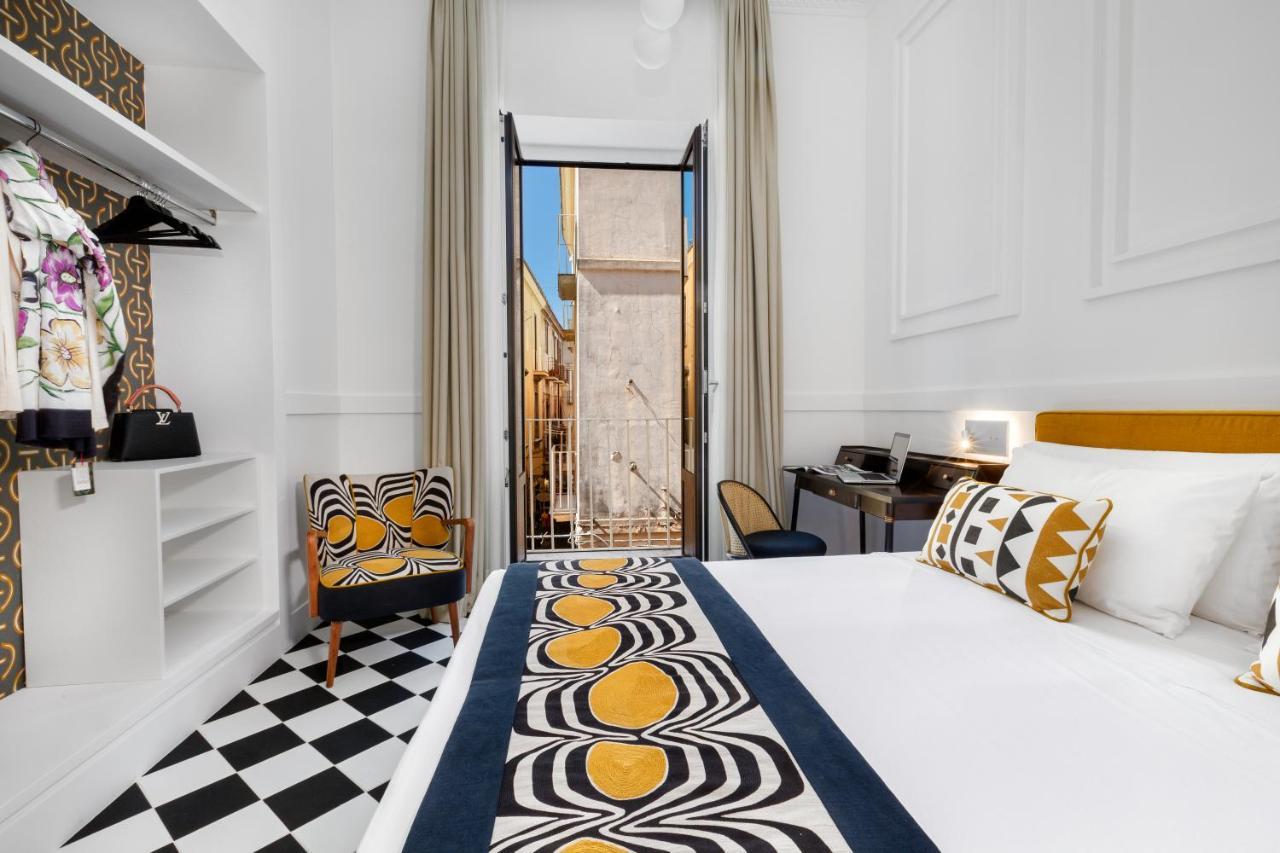 Suite Balcony City View