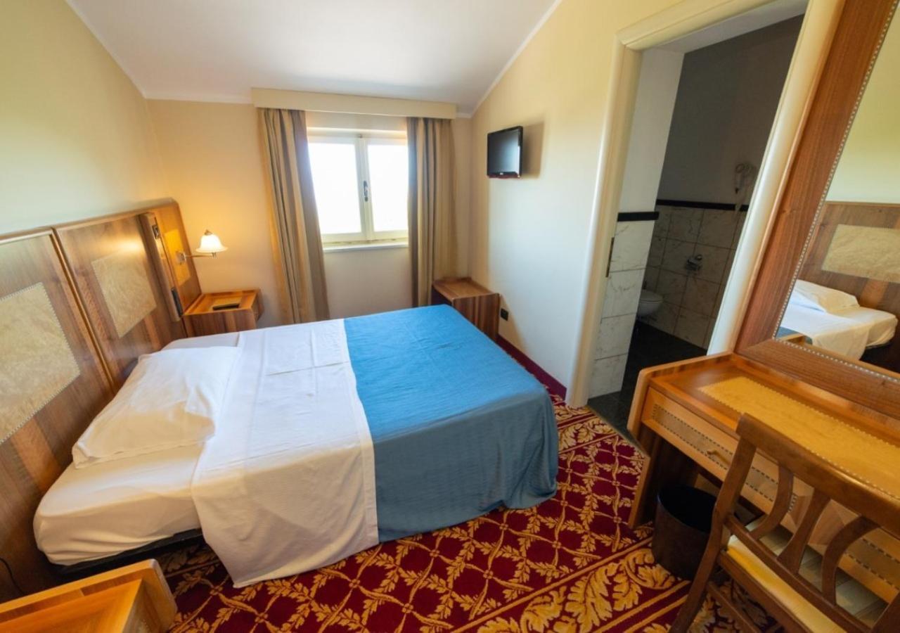 Classic Single Room,1271015710:JPEG