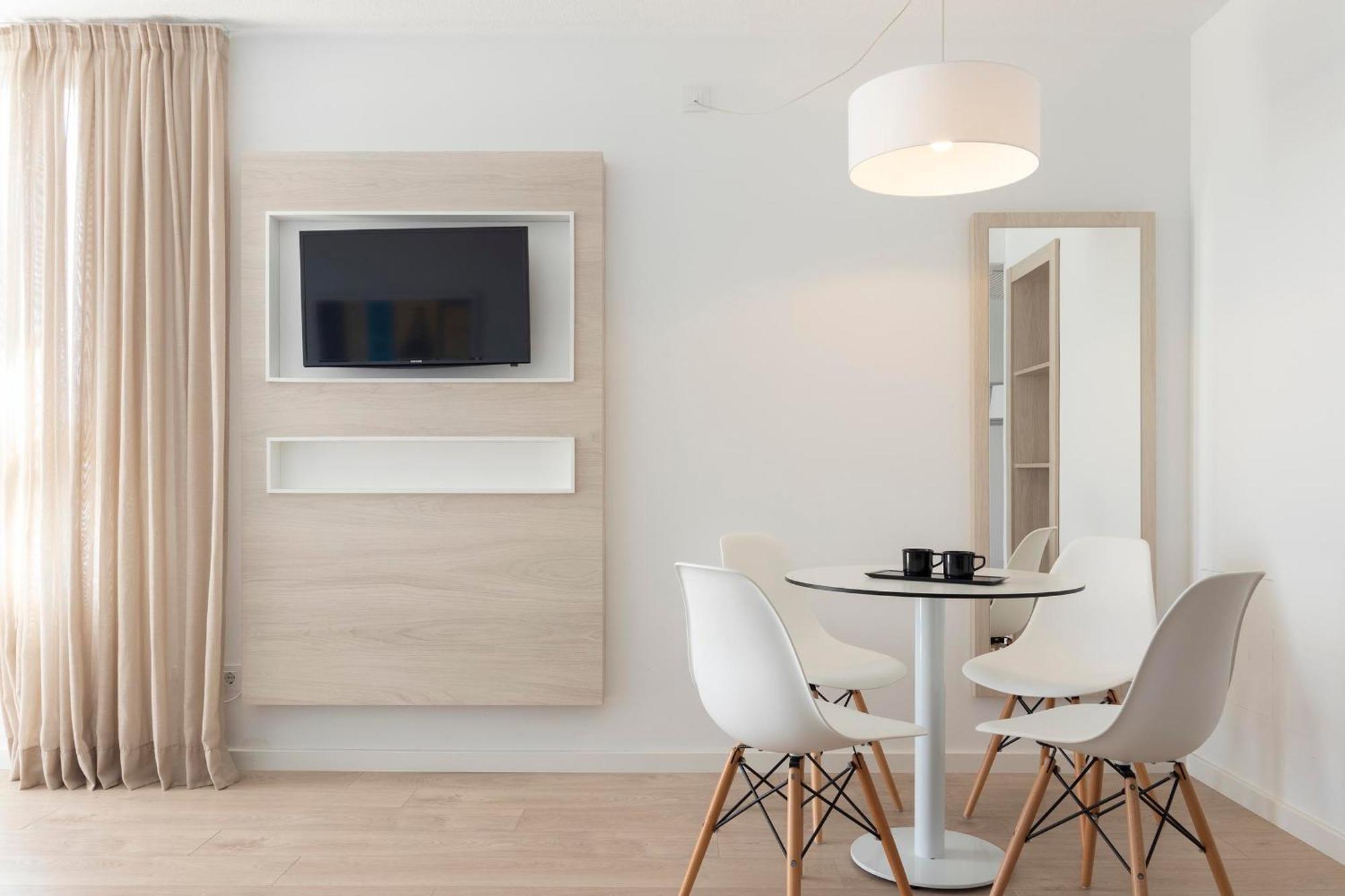 Family Room with Sea View (3 Adults + 1 Child)