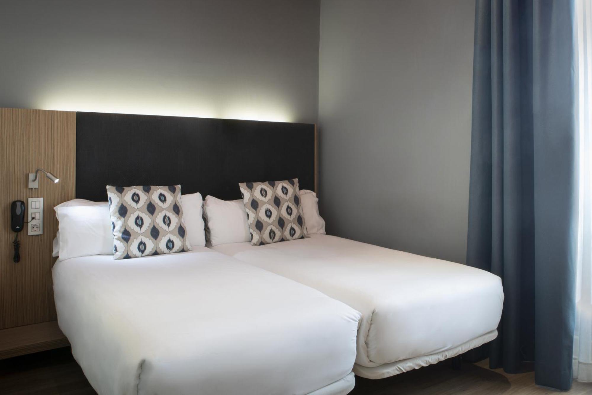 Double or Twin Room,1272526585:JPEG