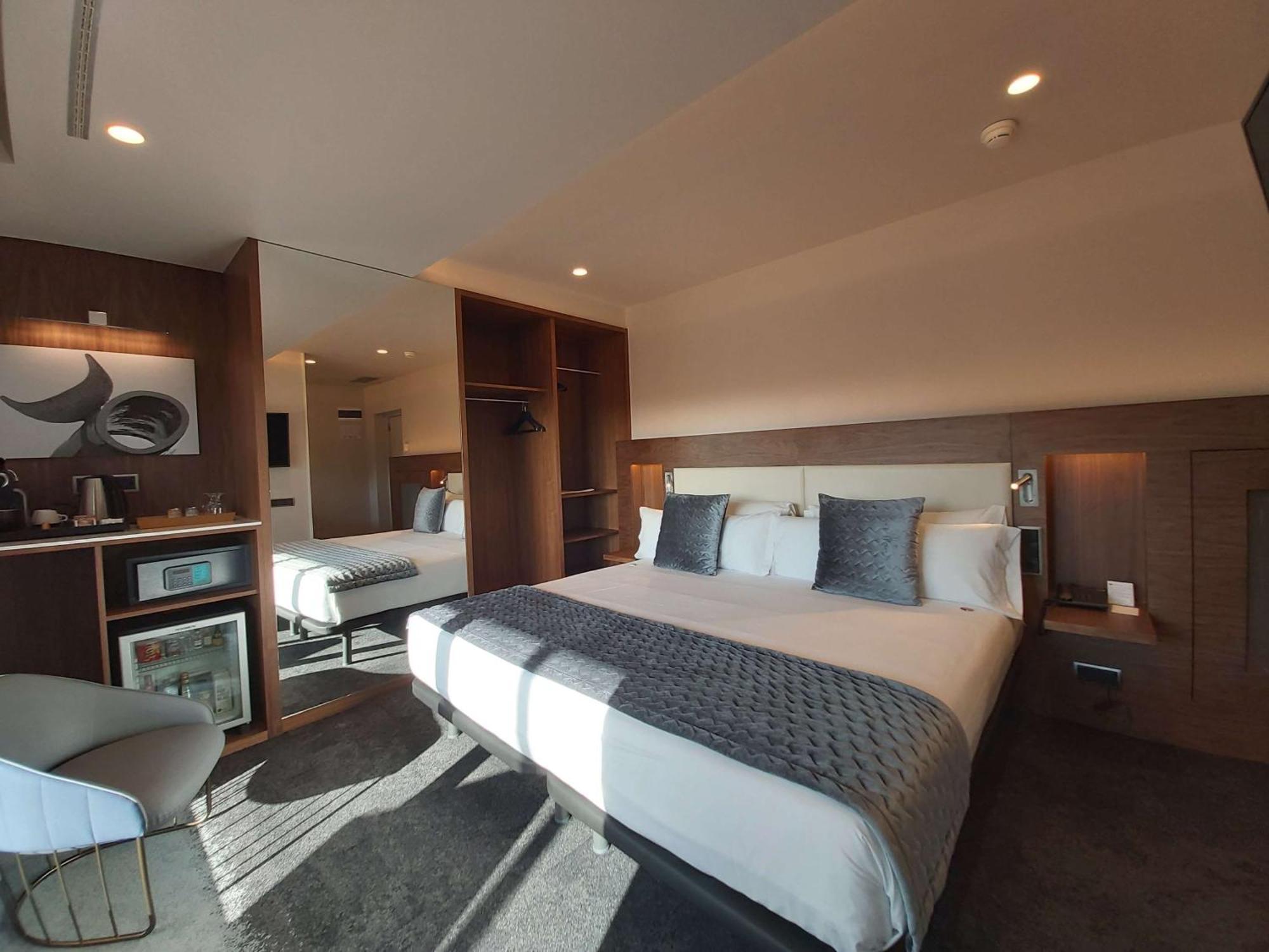 Superior King Suite