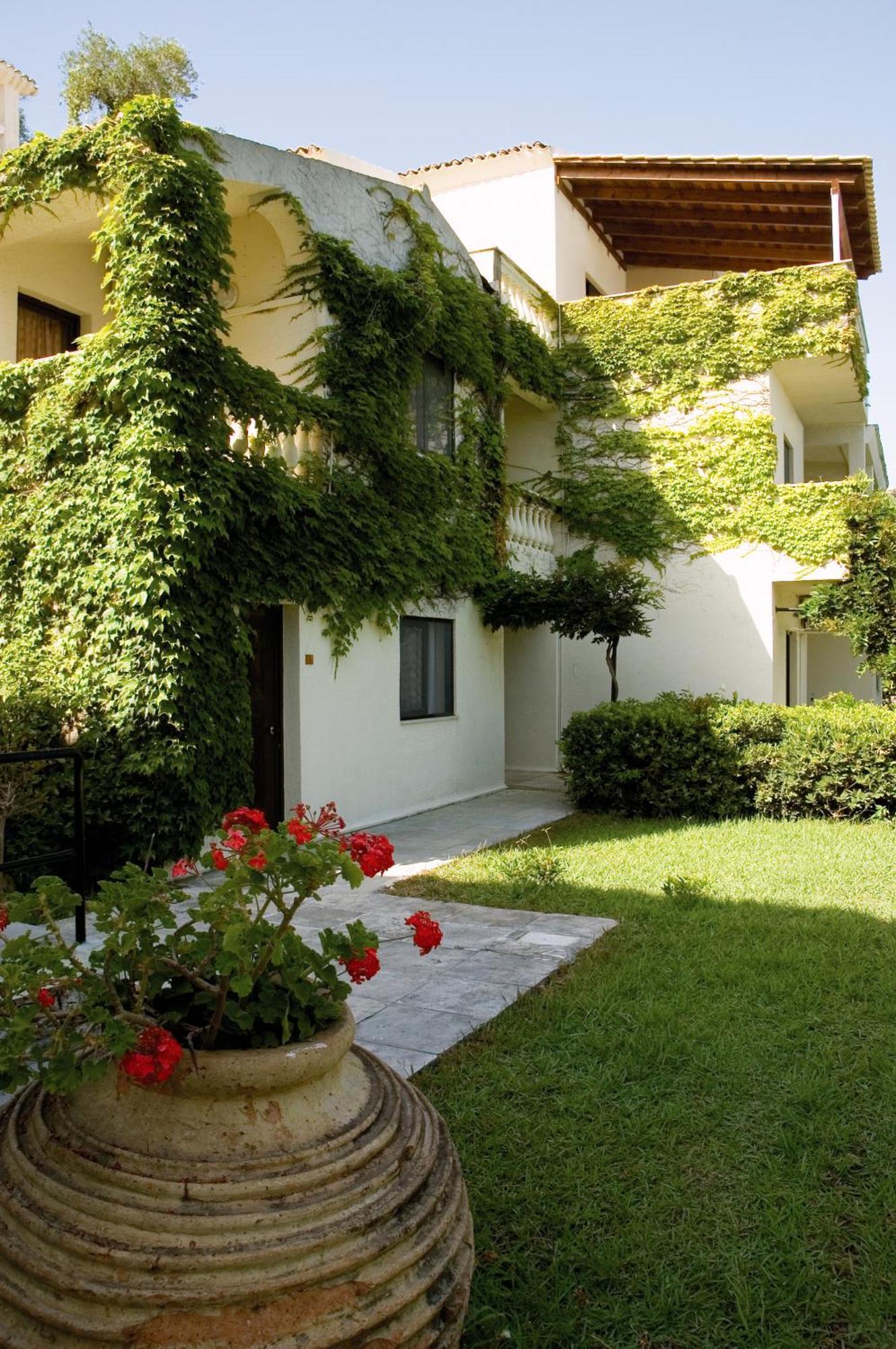 Bungalow Garden View,1273205758:JPEG