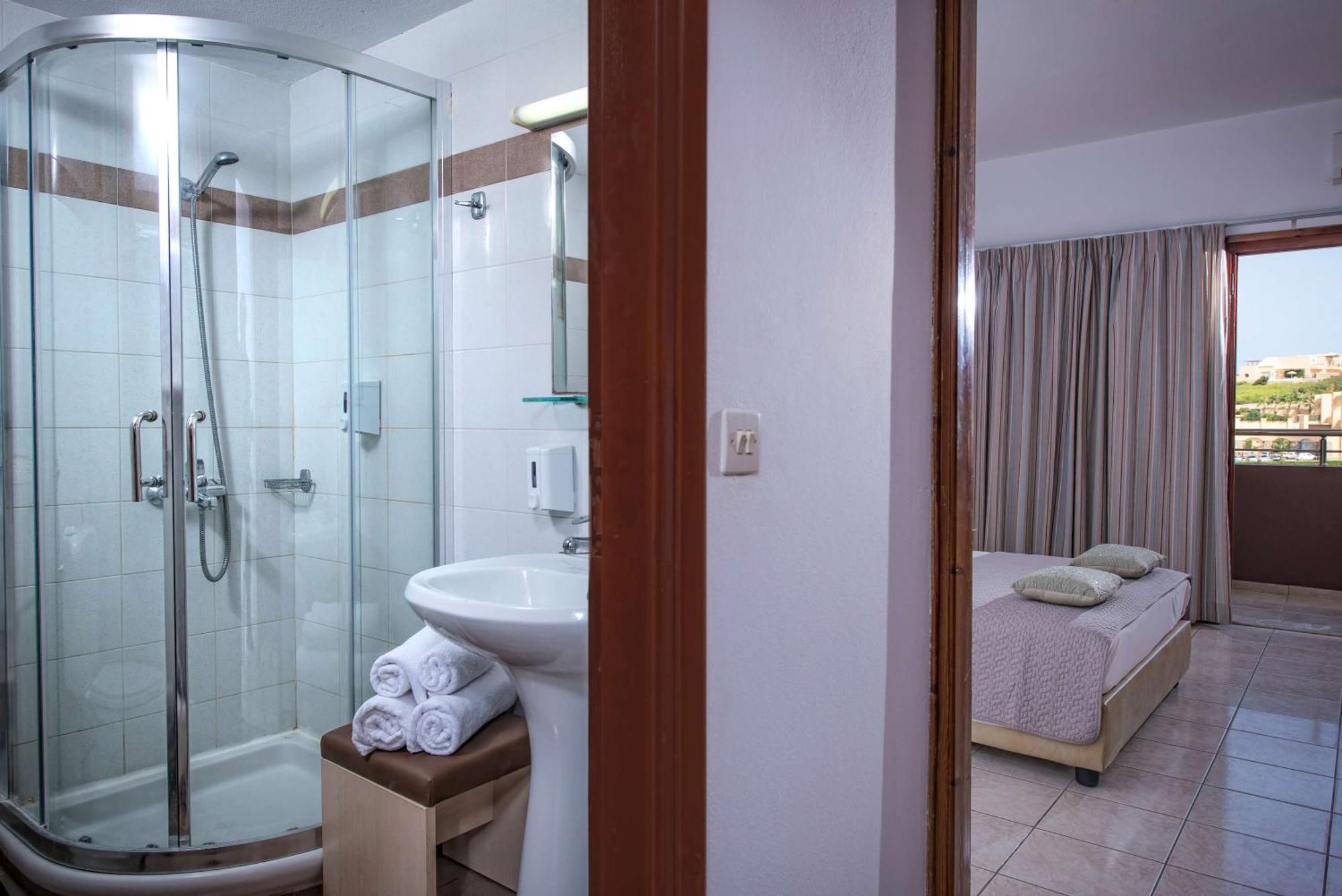 Family Two-Bedroom Room with Sea View- Annex