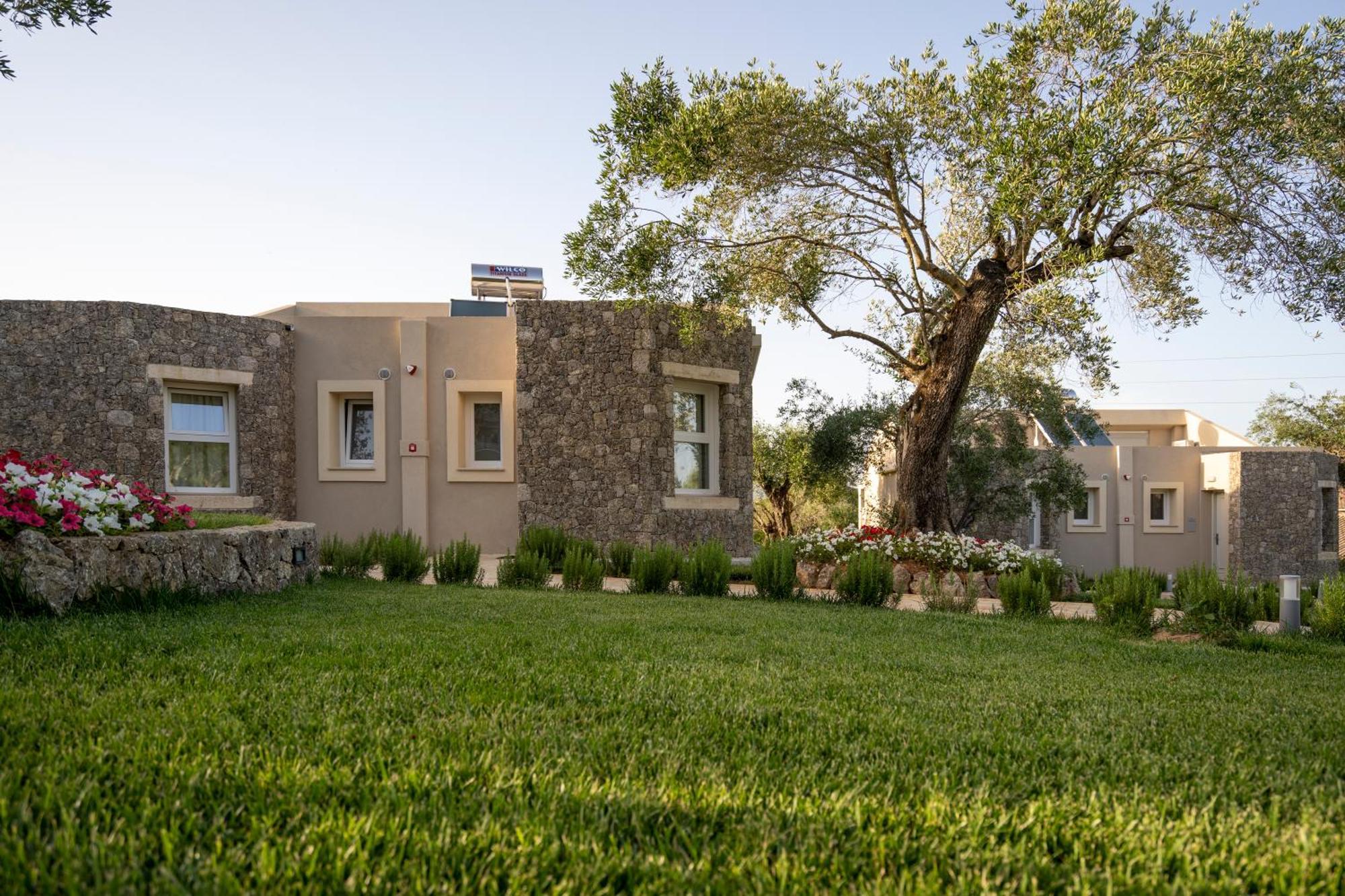 Deluxe Bungalow