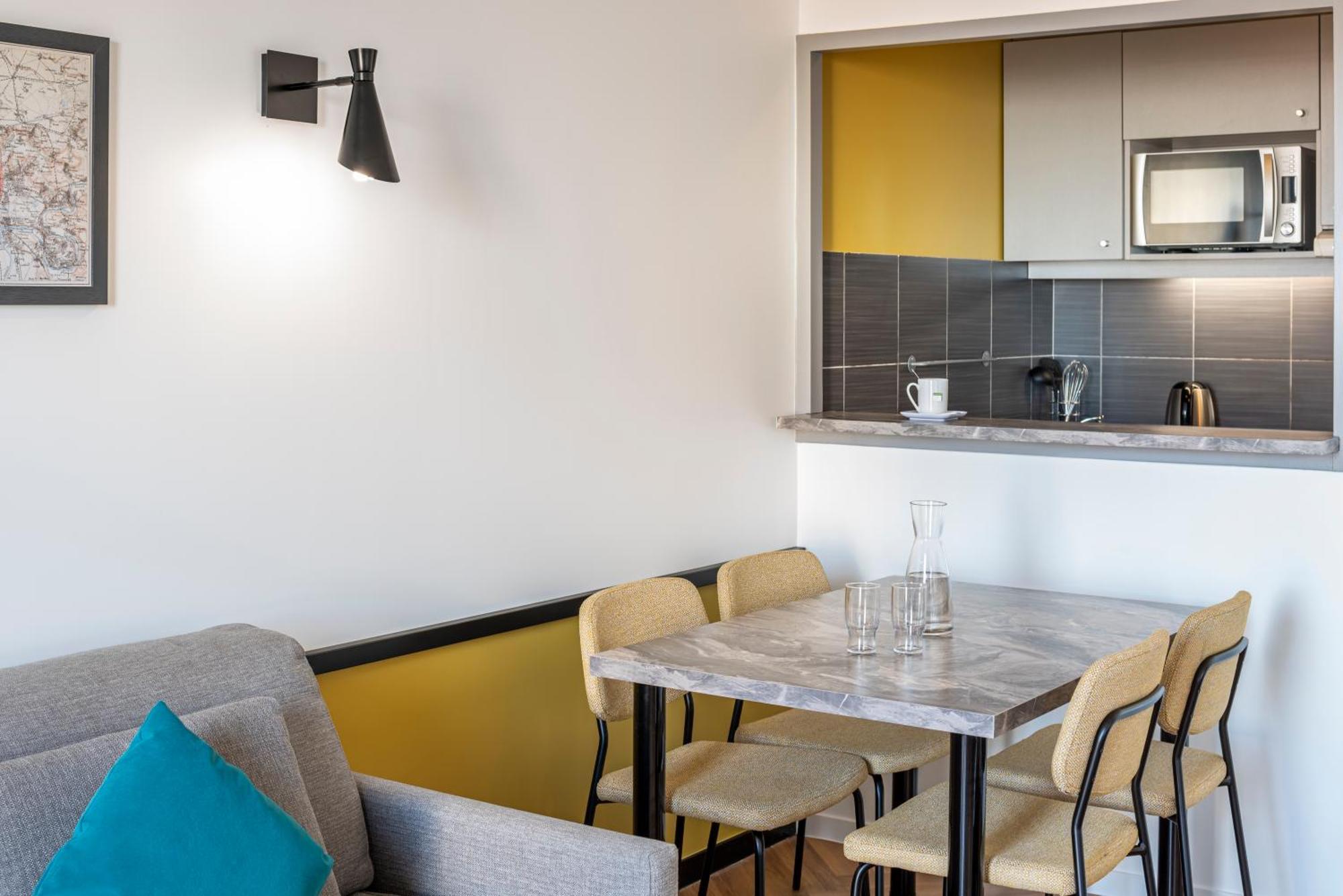 One-Bedroom Apartment