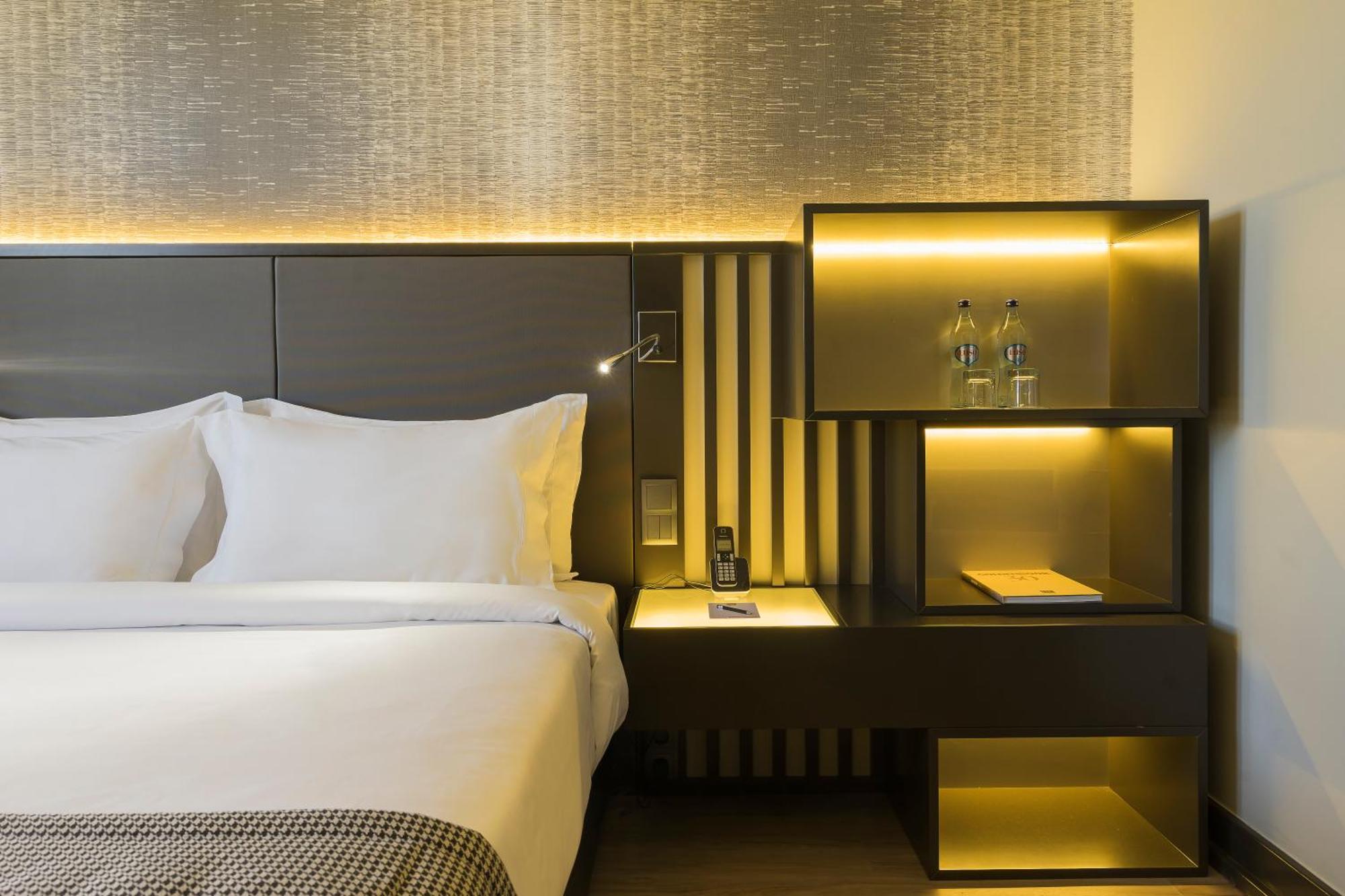 Deluxe Queen Room,1274457583:JPEG