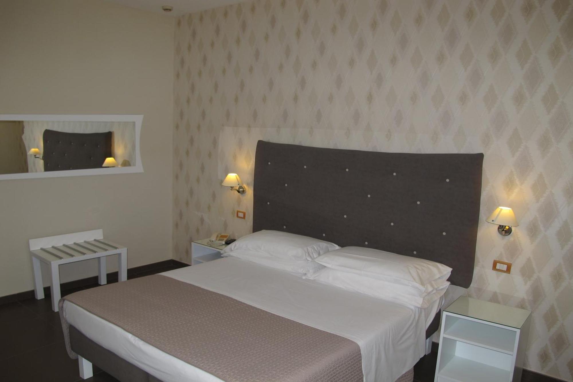 Triple Room,1274661898:JPEG