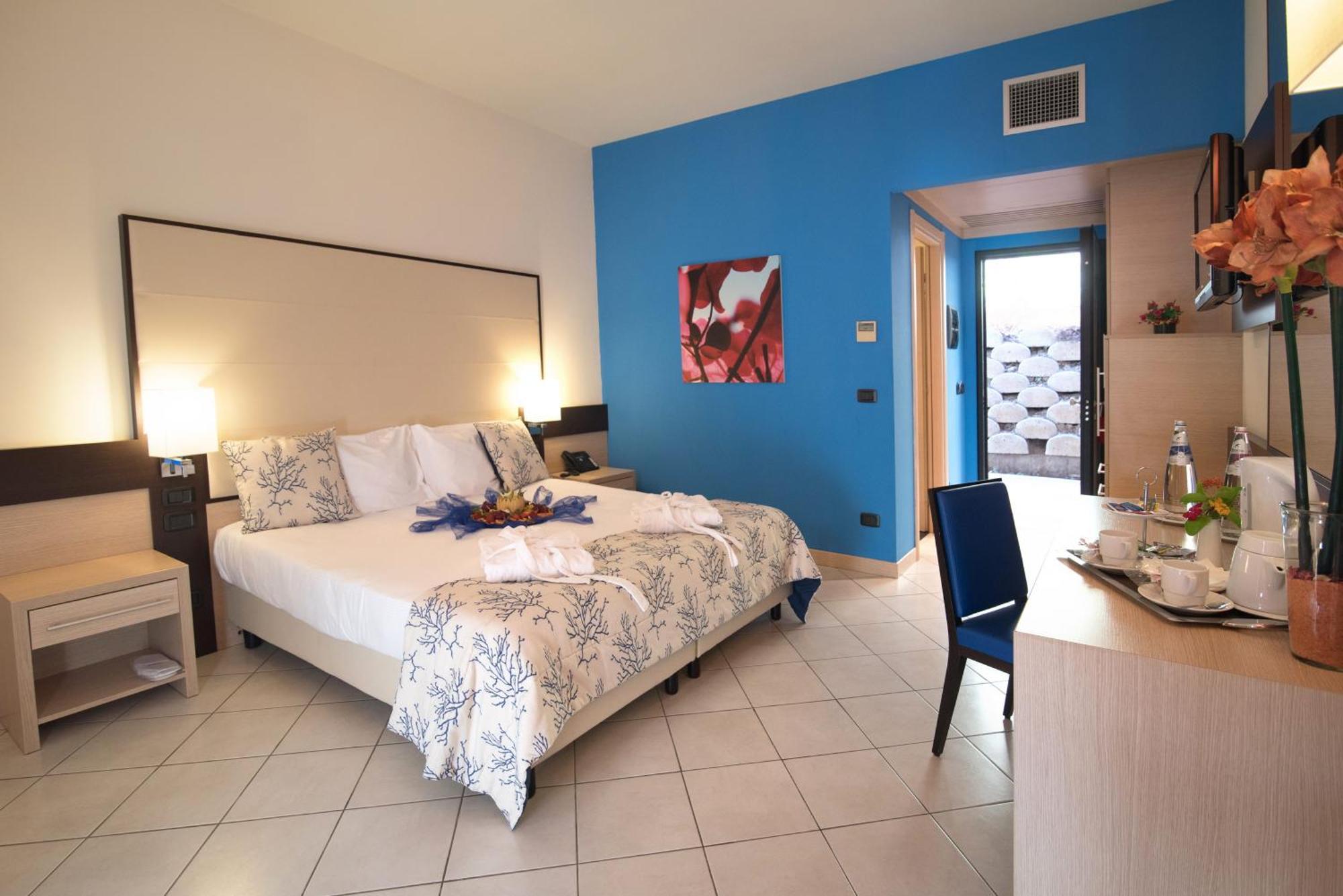 Double or Twin Room,1274777737:JPEG