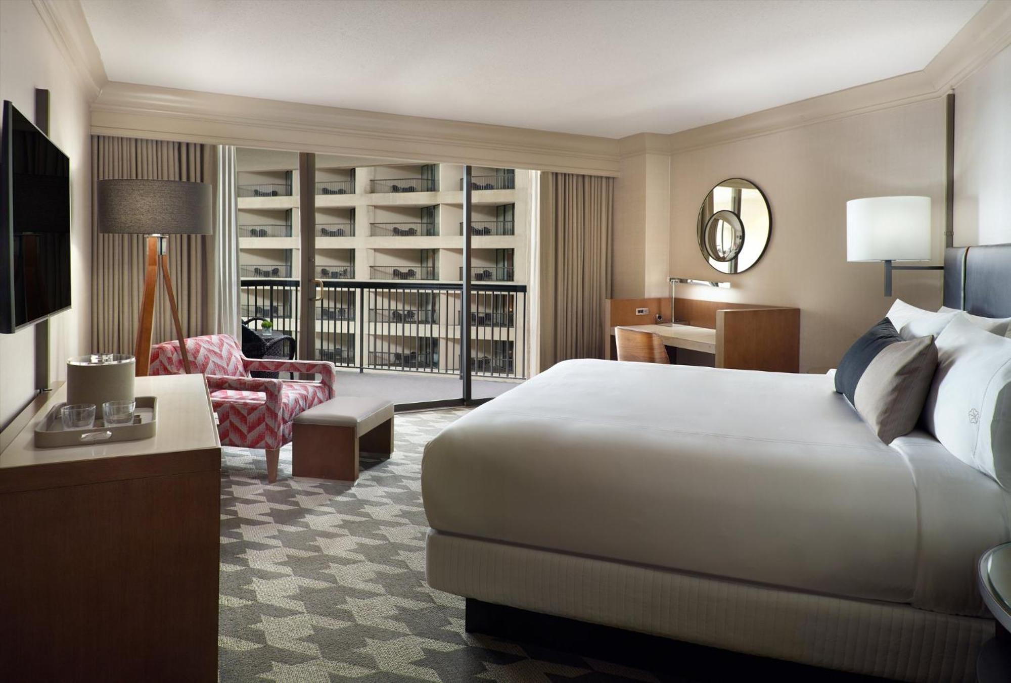 Deluxe Room 1 King Bed