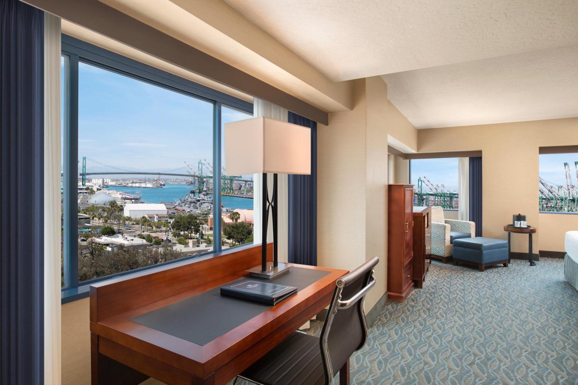 Habitación Estándar con cama extragrande y vistas al puerto