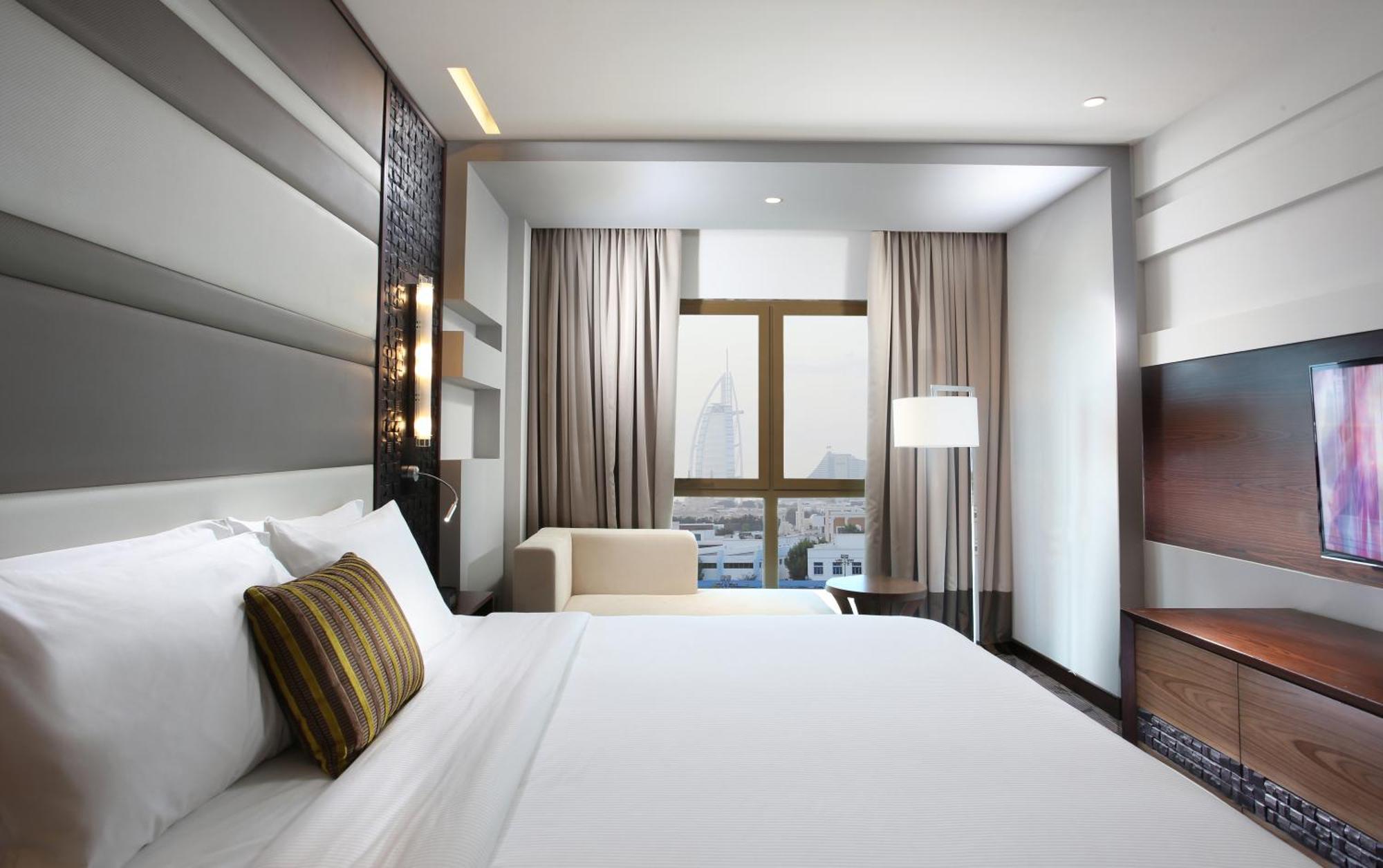 Junior Suite Complimentary Shuttle Bus to Beach & Mall of the Emirates