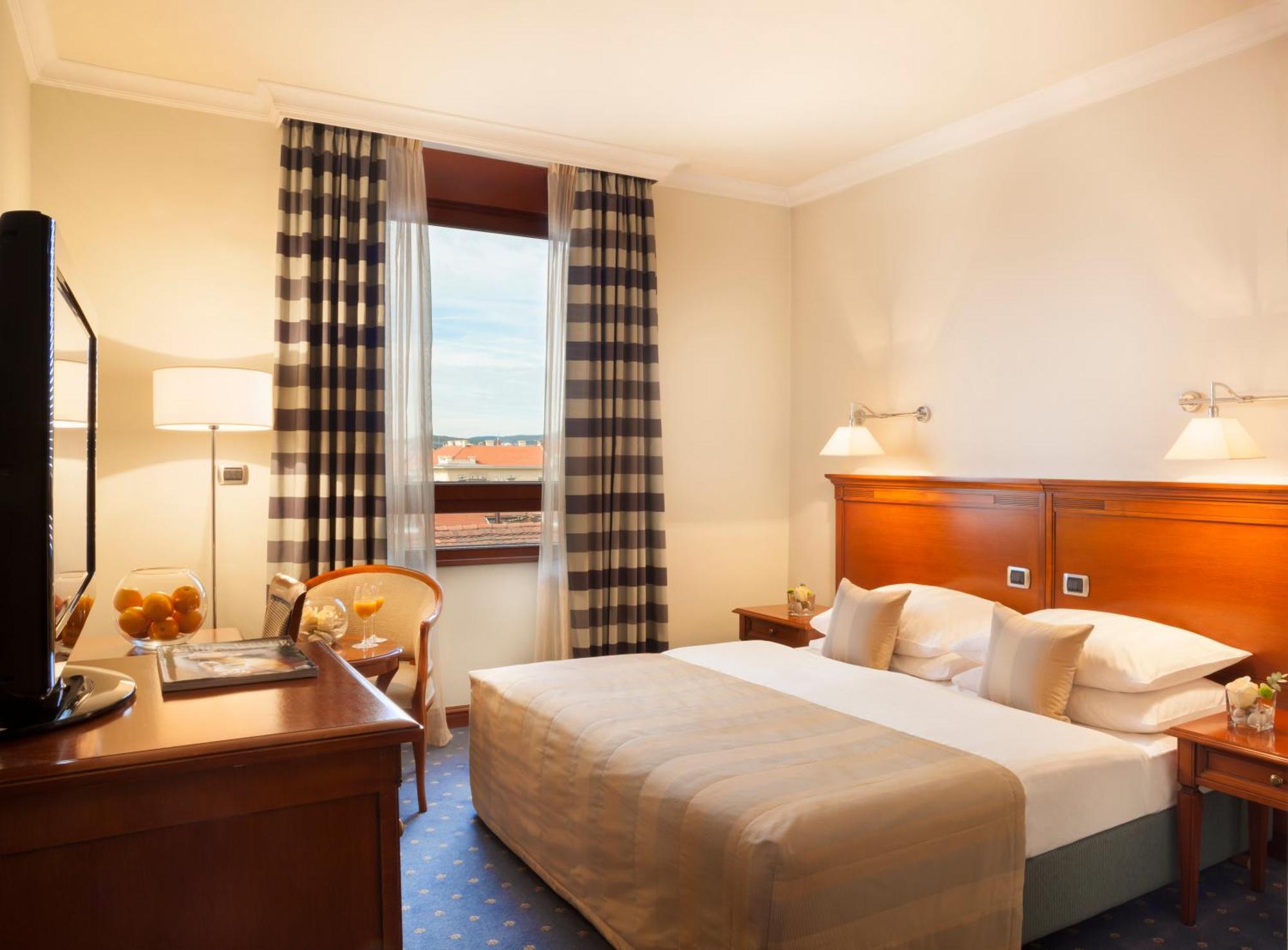 Deluxe Single Room