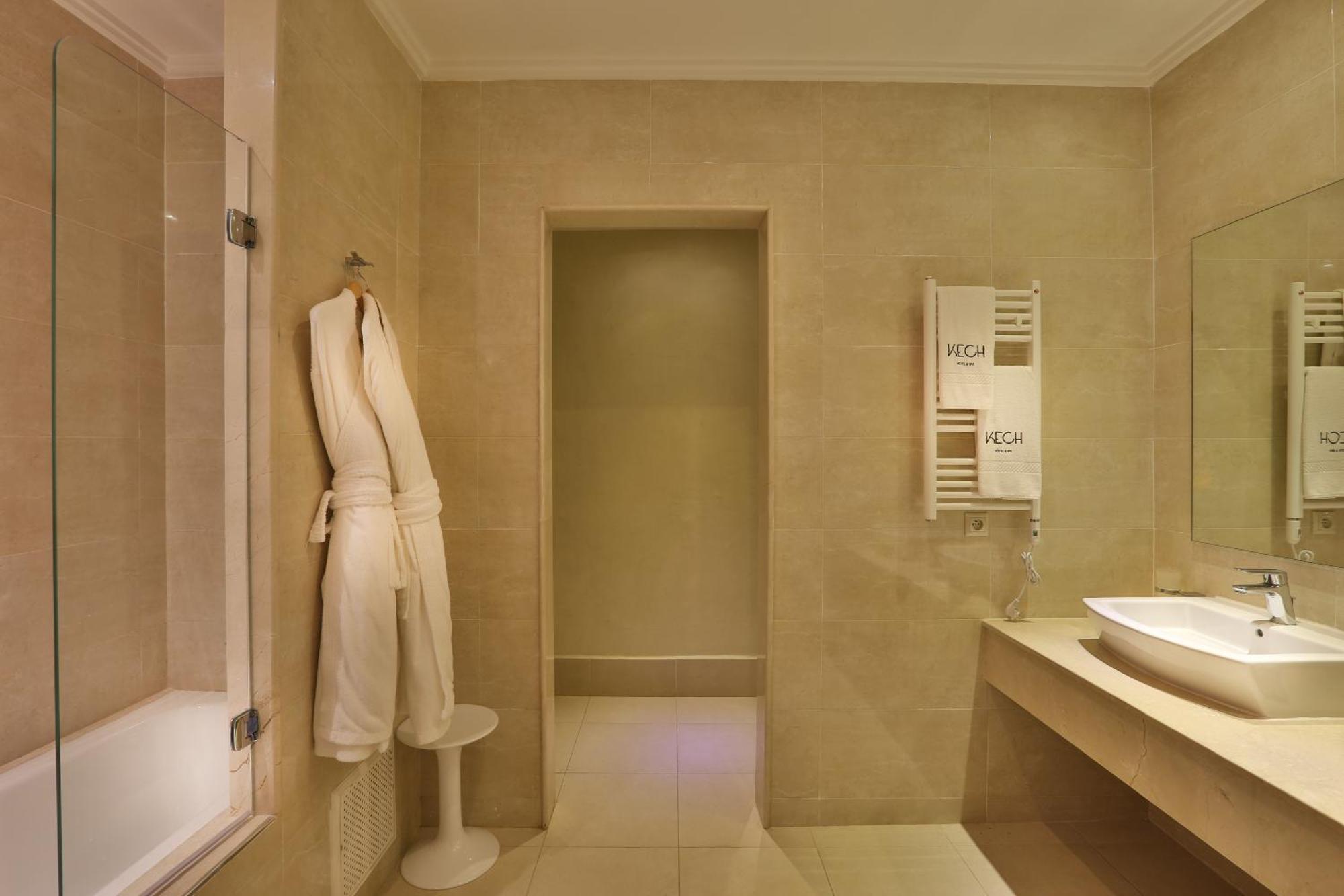 Chambre Lits Jumeaux - Vue sur Piscine