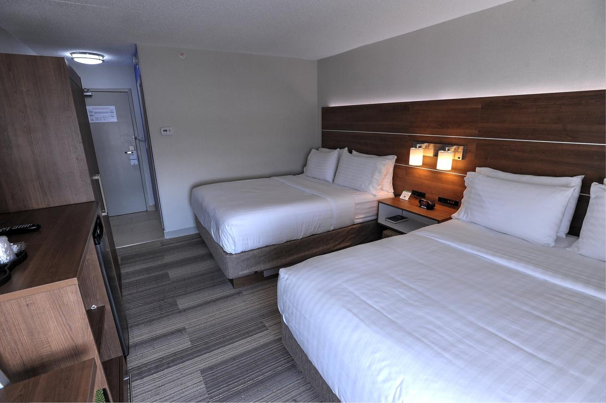Standard Room with Two Queen Beds