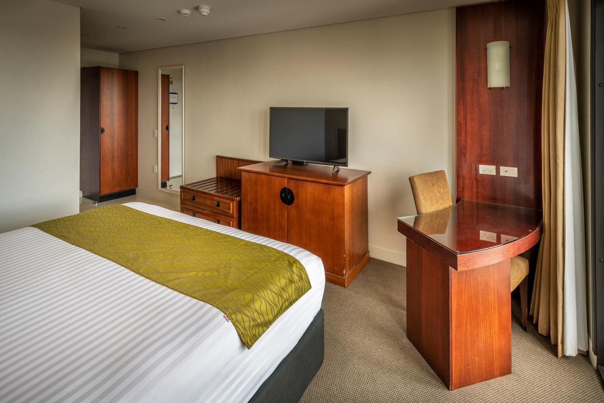 Superior King Room Harbour View