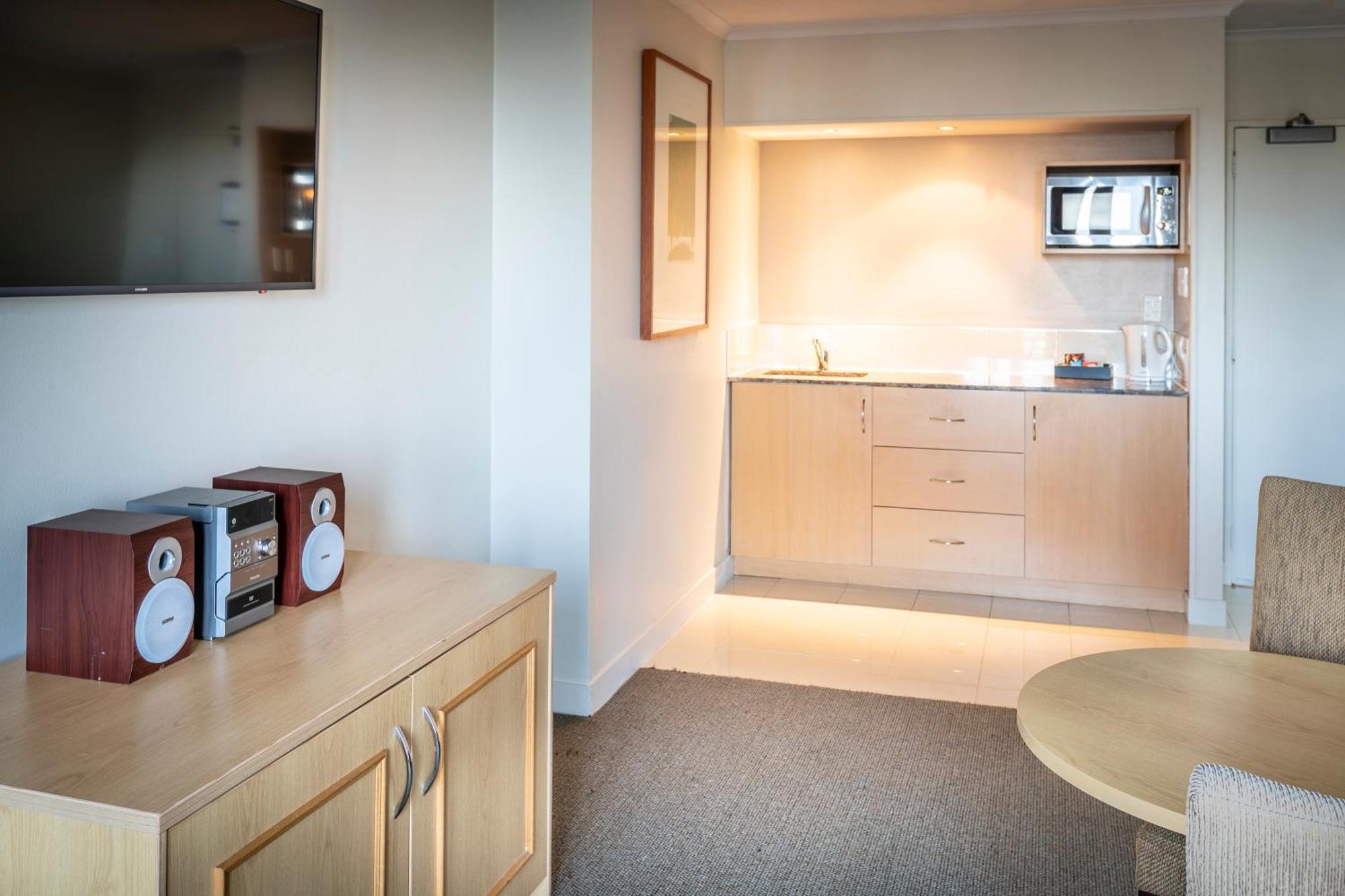 Suite 1 King