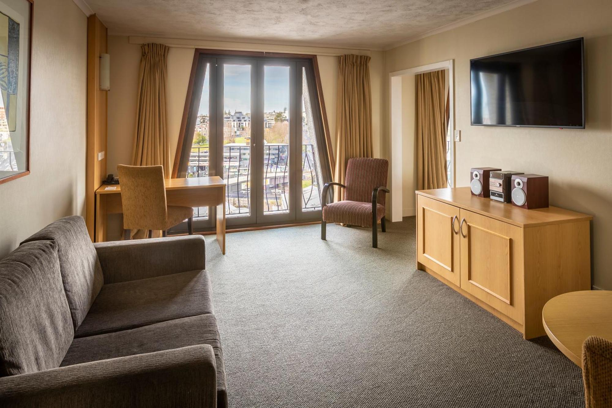 Suite 1 King