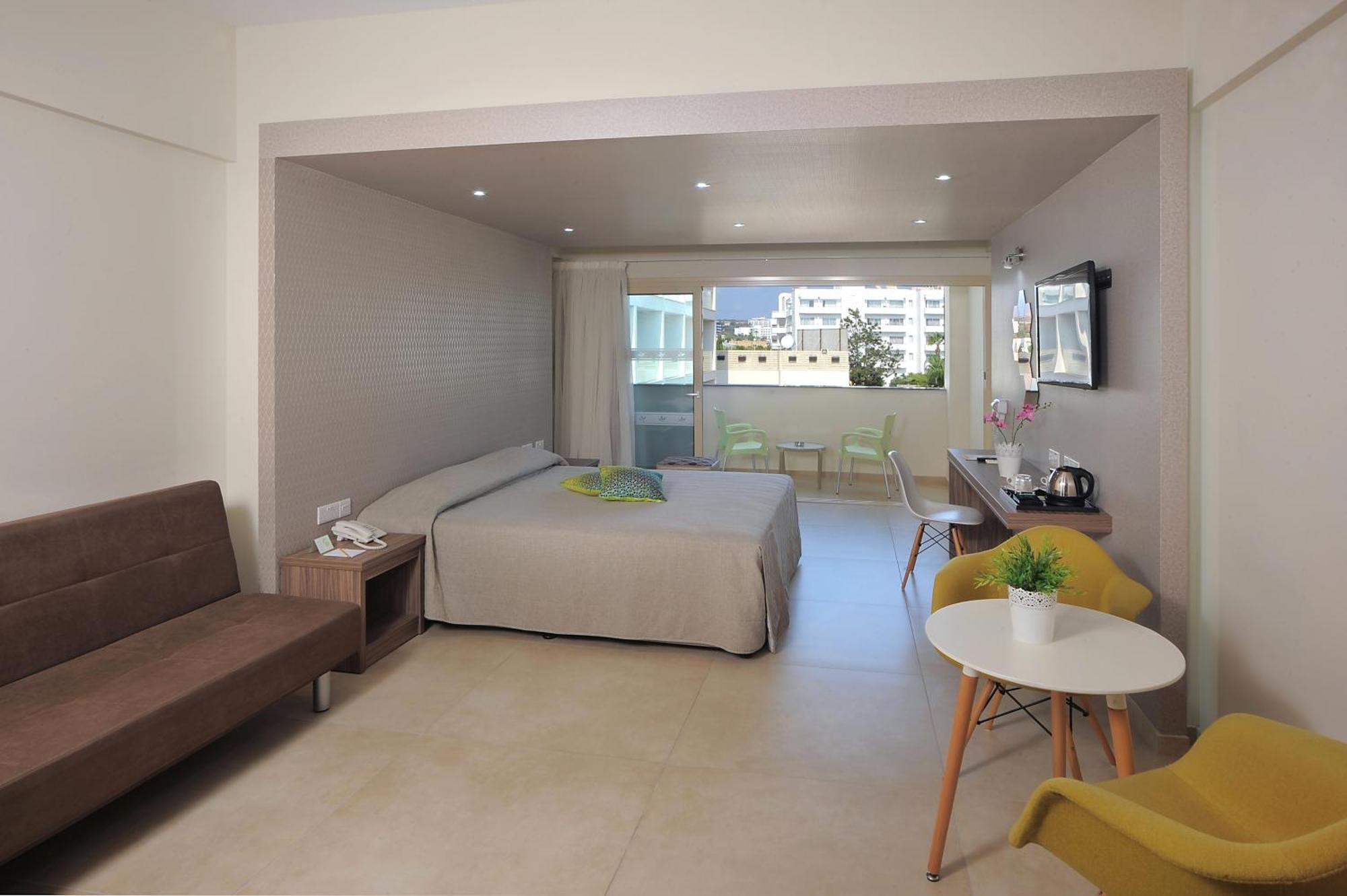 Deluxe Superior Room