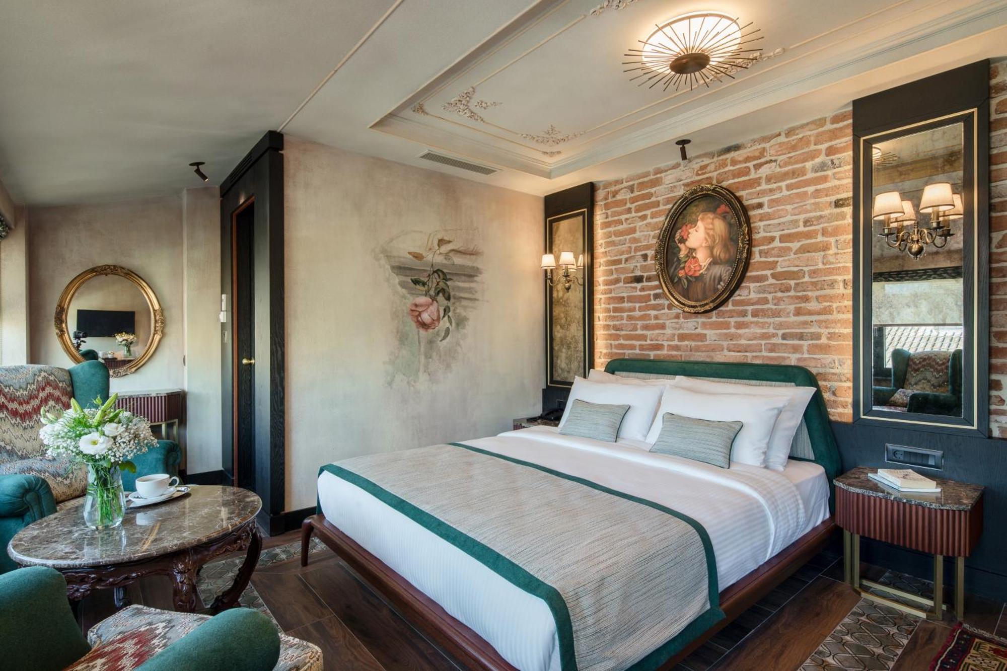 Deluxe Double Room Side Sea View