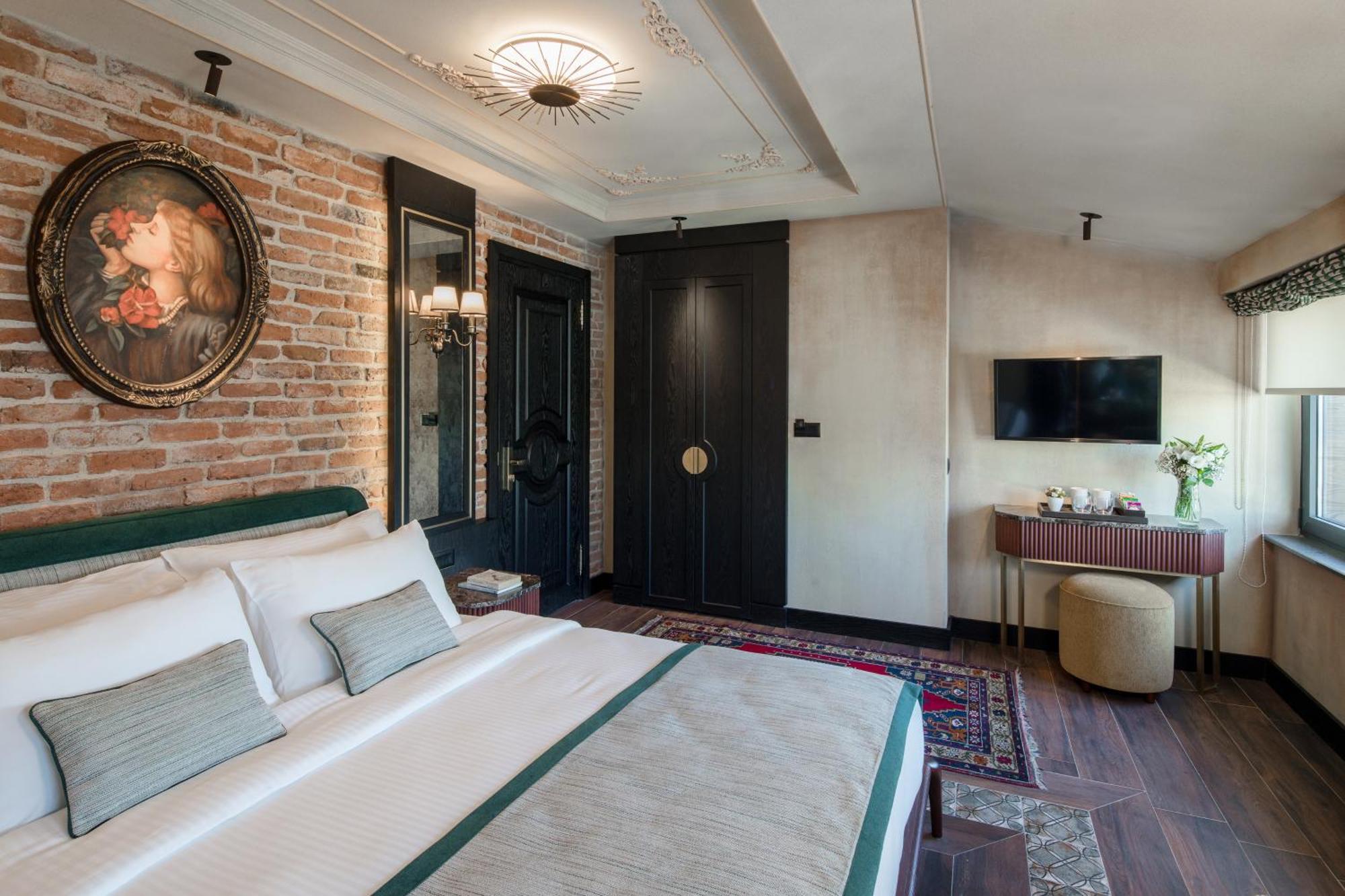 Deluxe Double Room Side Sea View