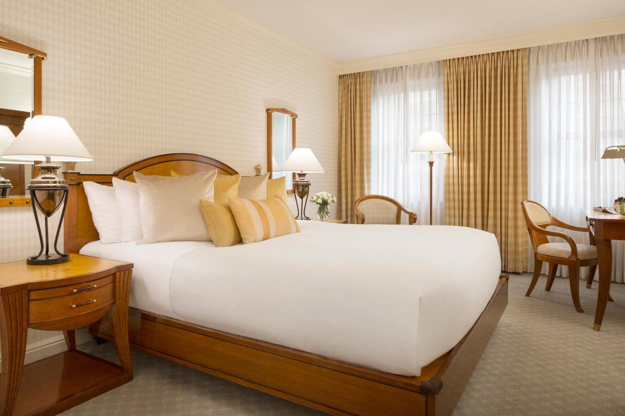 Deluxe King Room