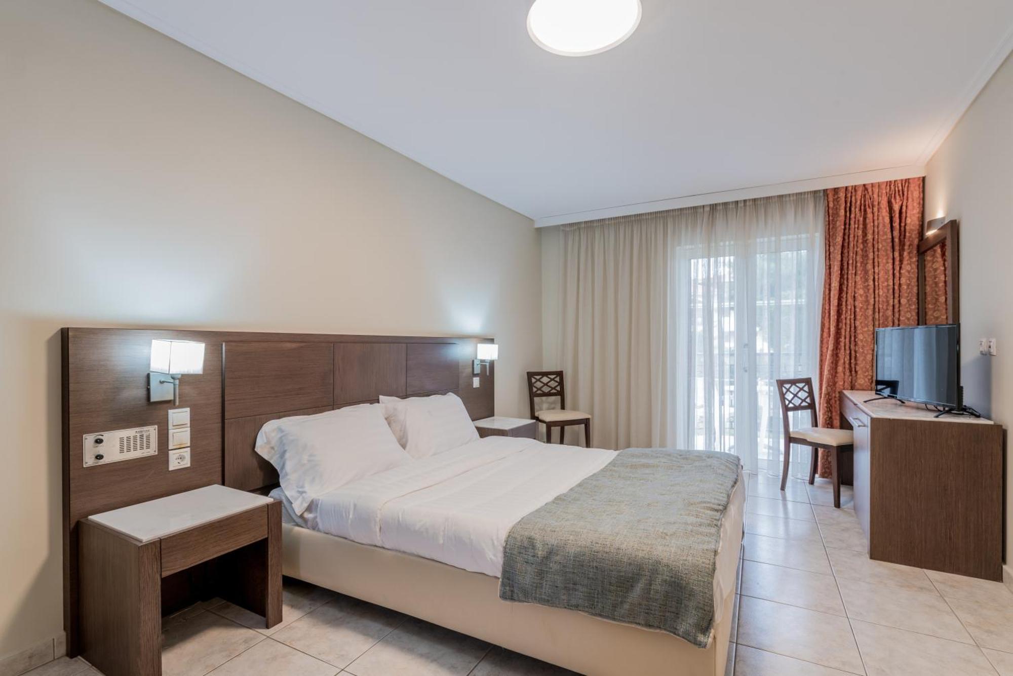 Deluxe Triple Room,1278932245:JPEG