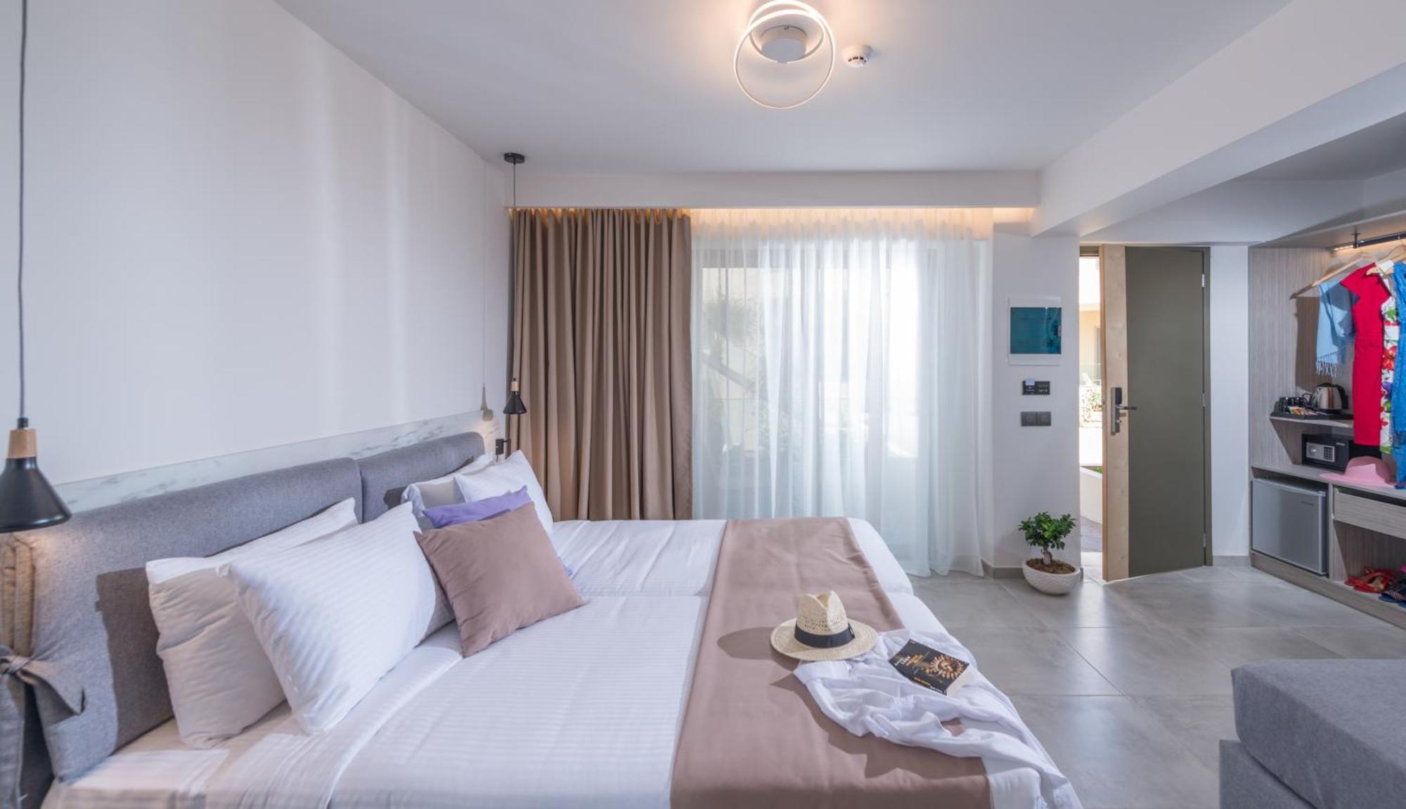 Junior Suite with Garden View