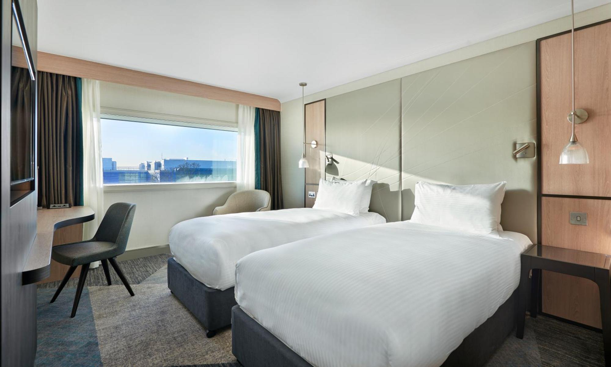 Twin Room Runway View,1445243470:JPEG