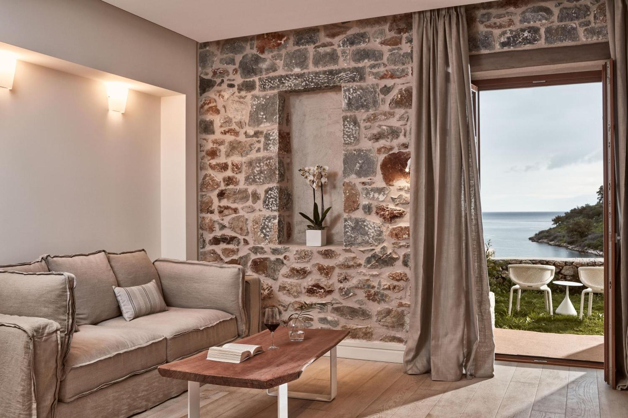 Private Pool Signature Suite Sea View