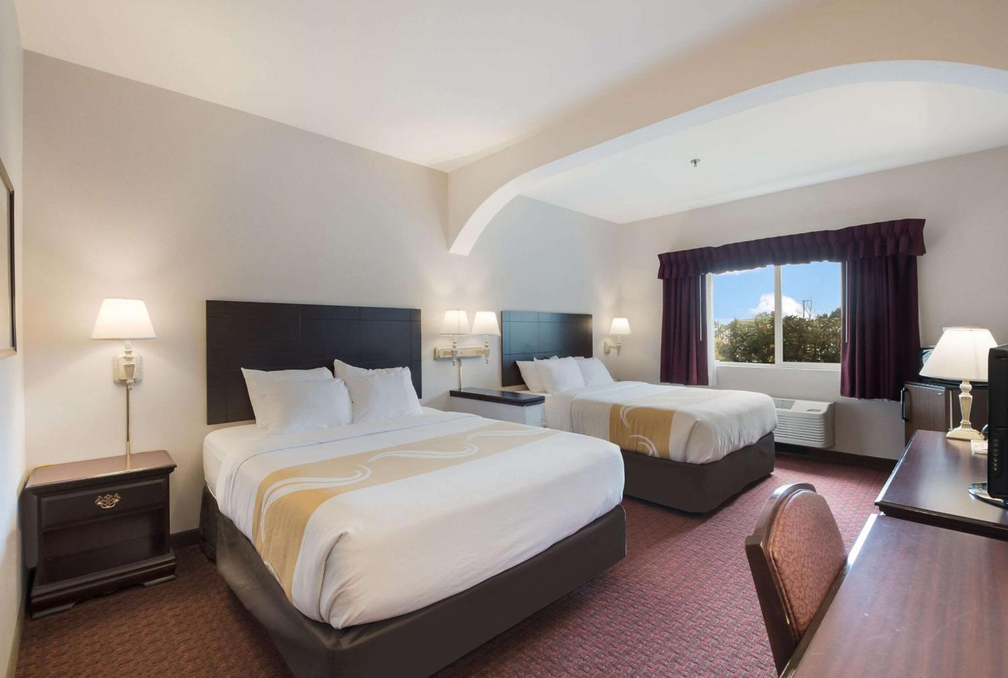 Queen Suite with Two Queen Beds - Non-Smoking
