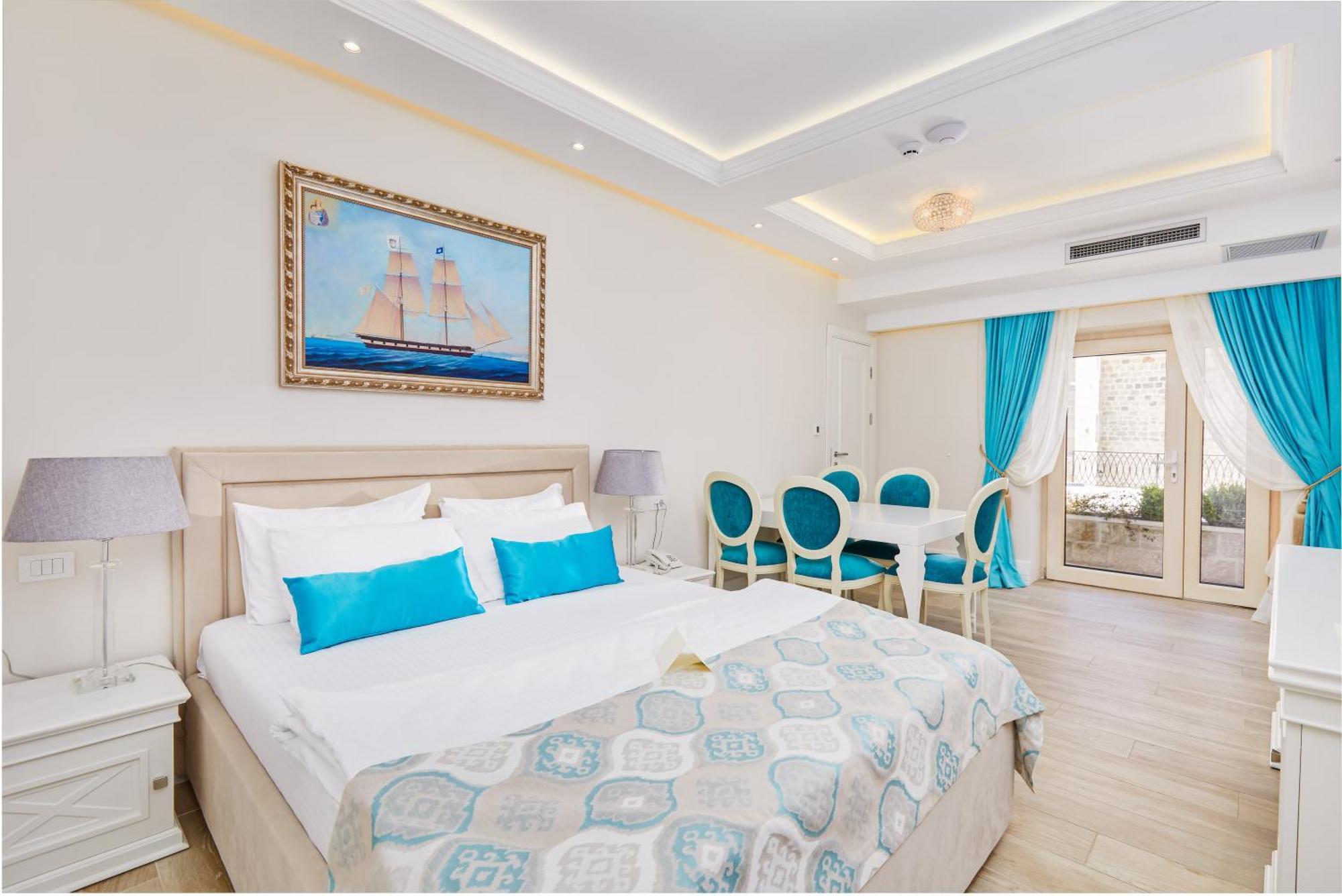 Deluxe Suite Balcony Sea View