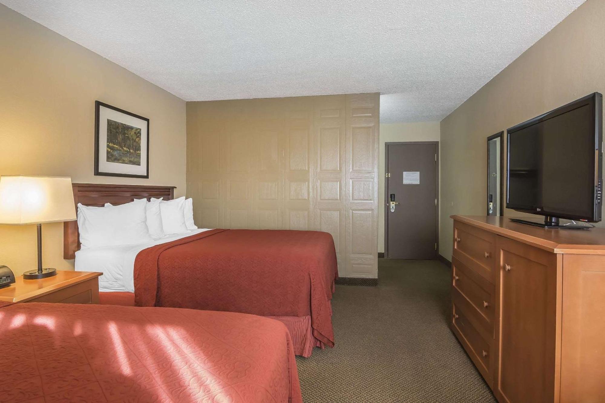 Queen Room with Two Queen Beds - Non-Smoking