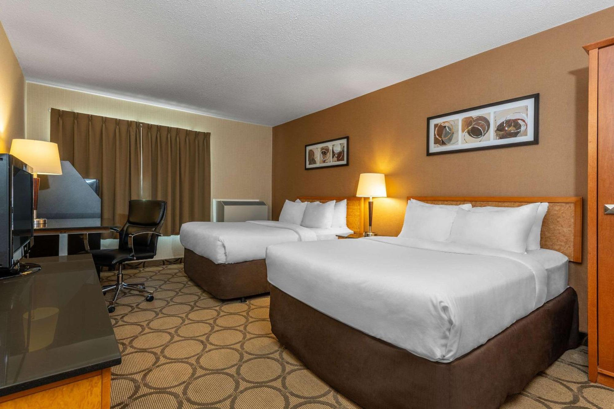 Queen Room with Two Queen Beds - Non-Smoking