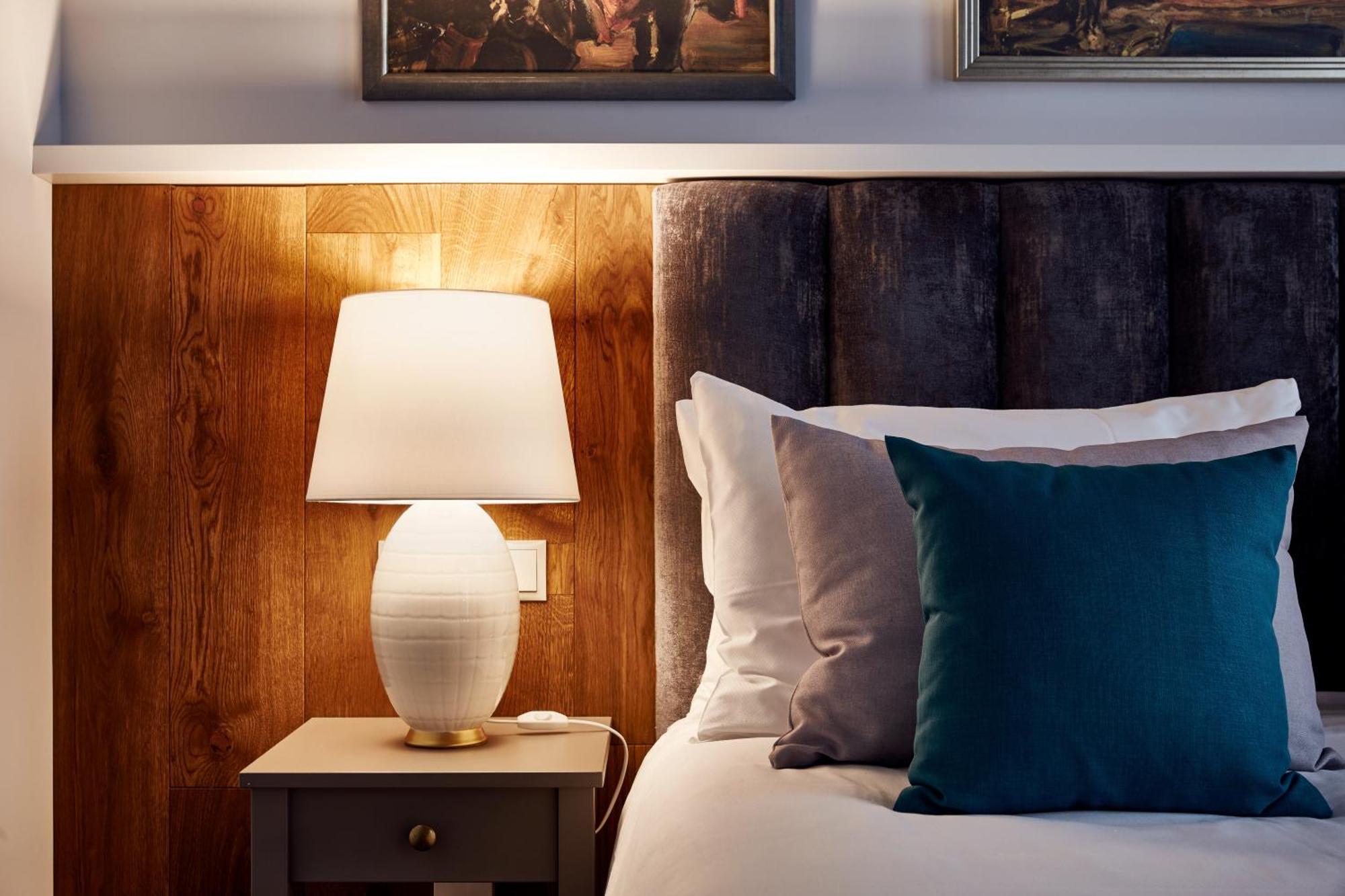 Premium King Room with City View