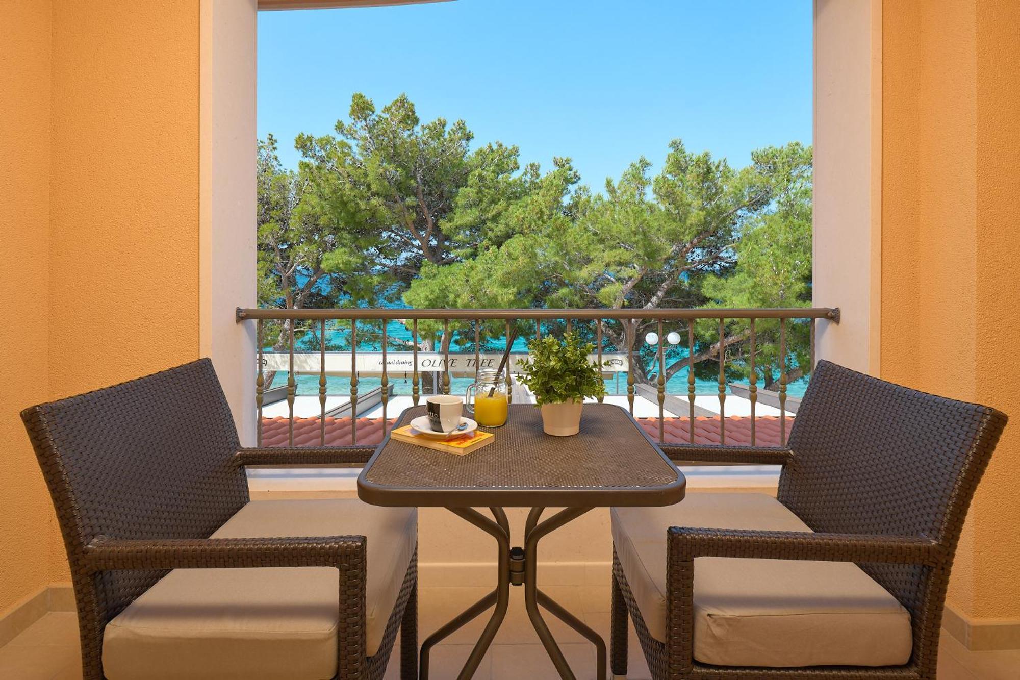 Tweepersoonskamer met Balkon en Uitzicht op Zee