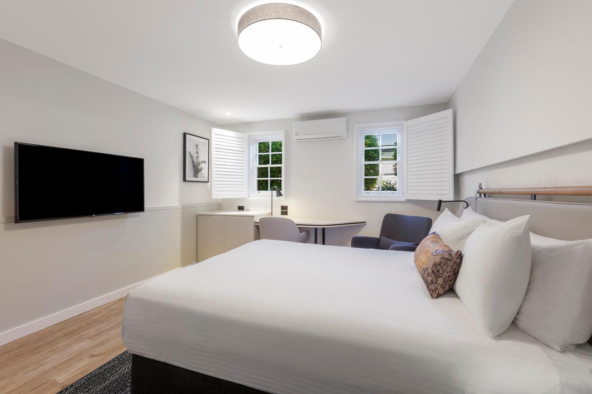 Standard Queen Room