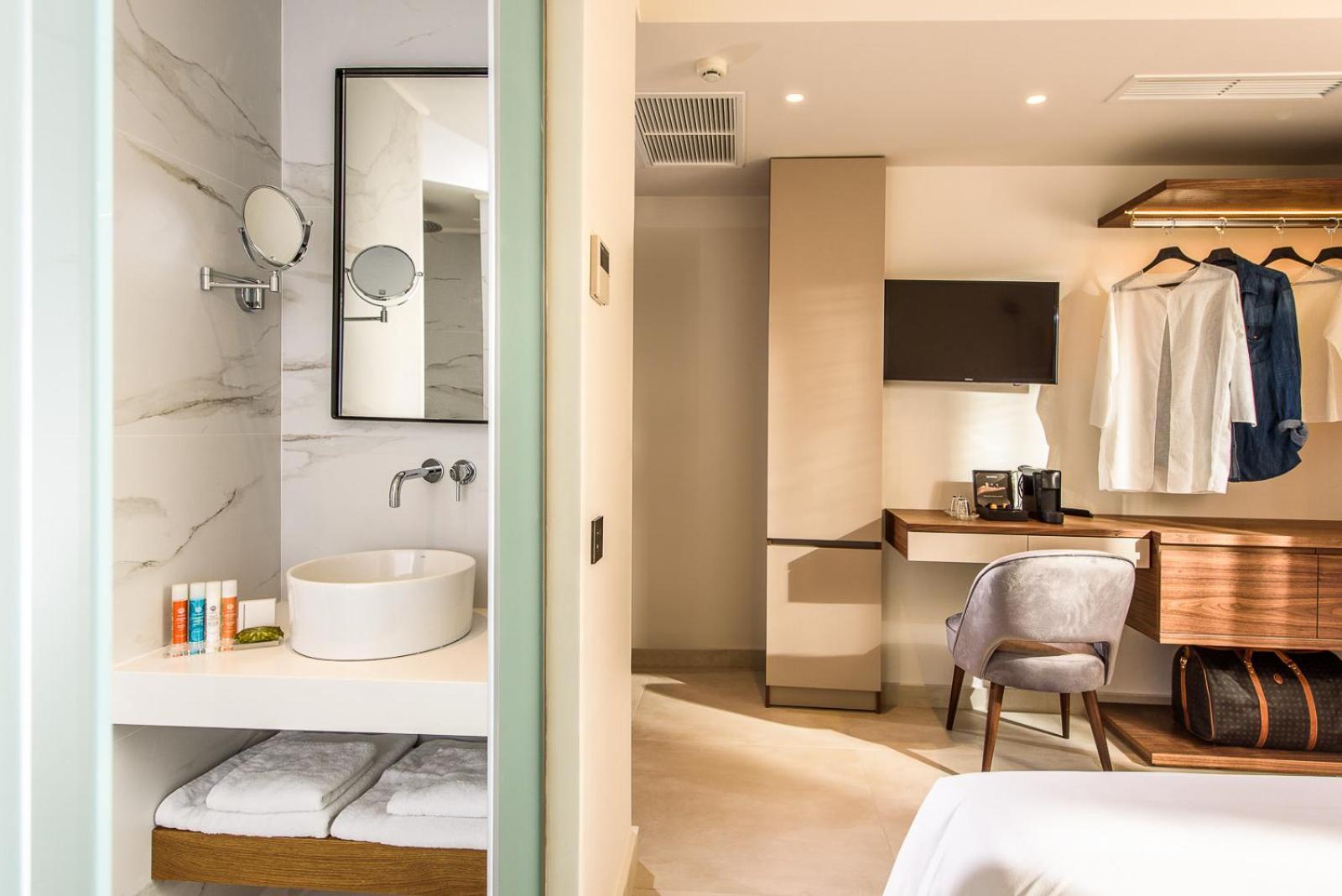 Double Room,1284758641:JPEG