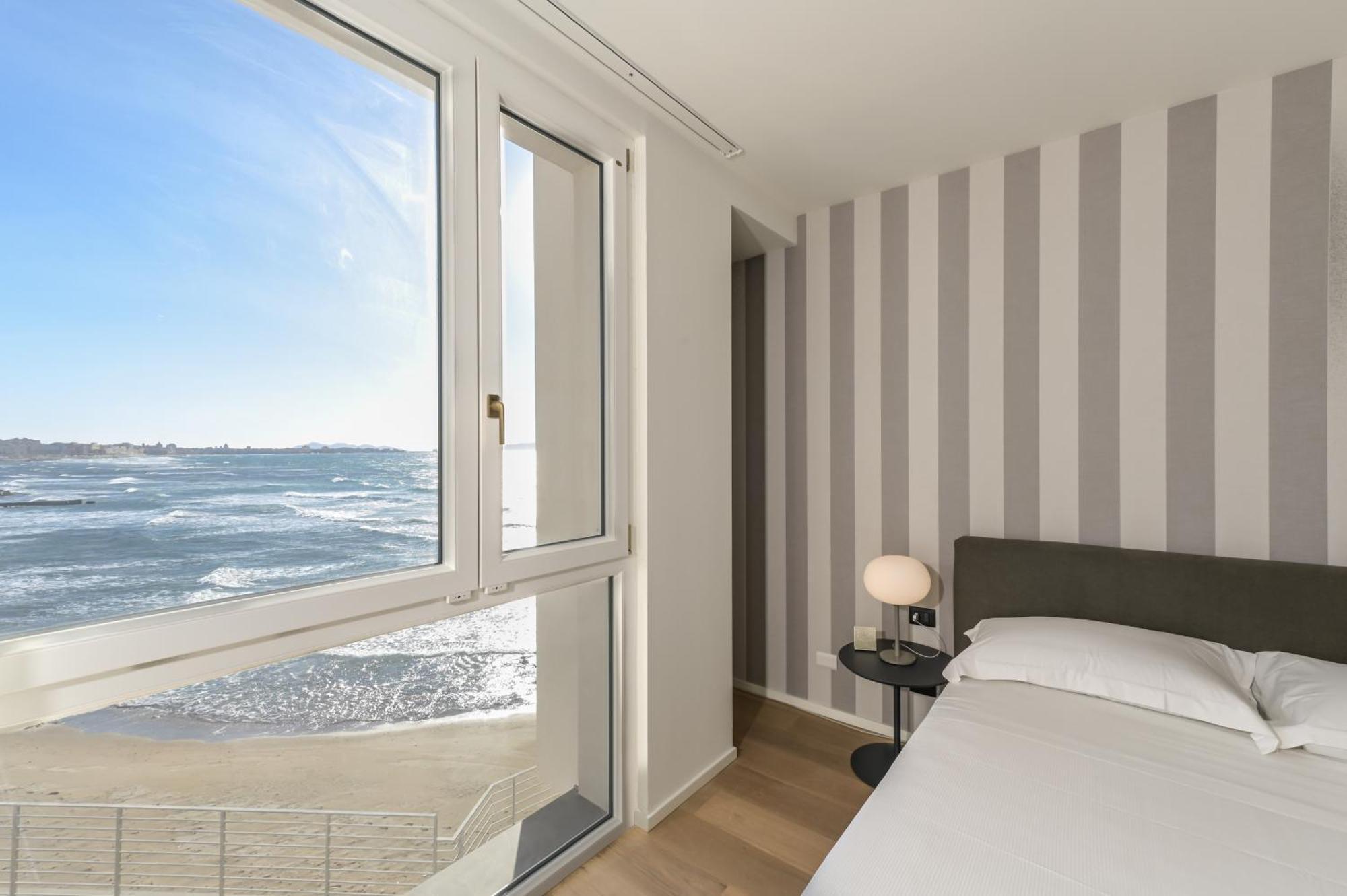 Double or Twin Room Sea View