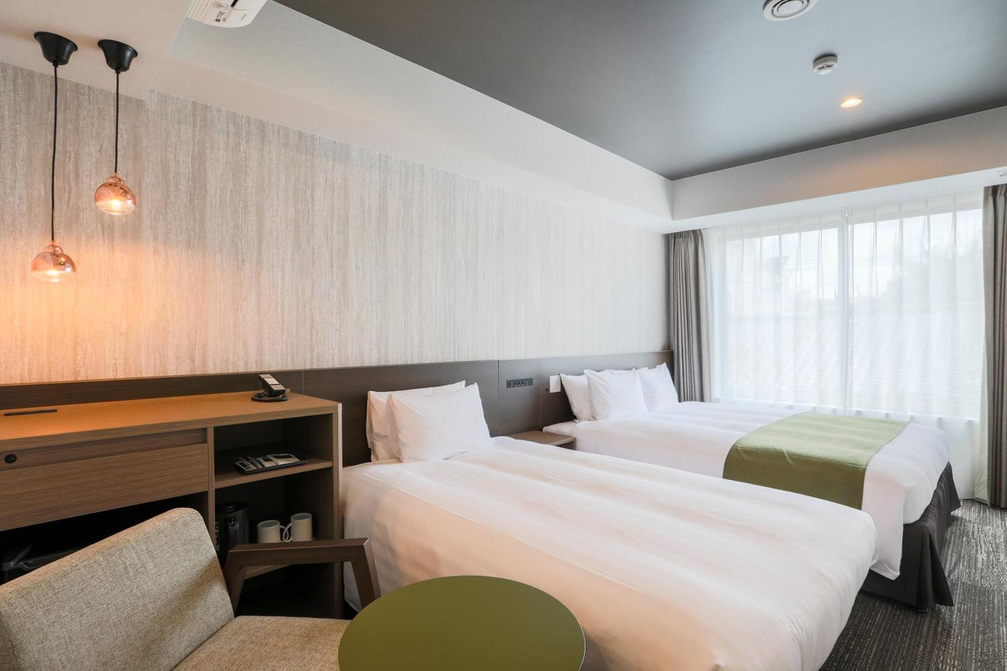 Habitación Estándar con 1 cama grande y 1 cama supletoria - No fumadores