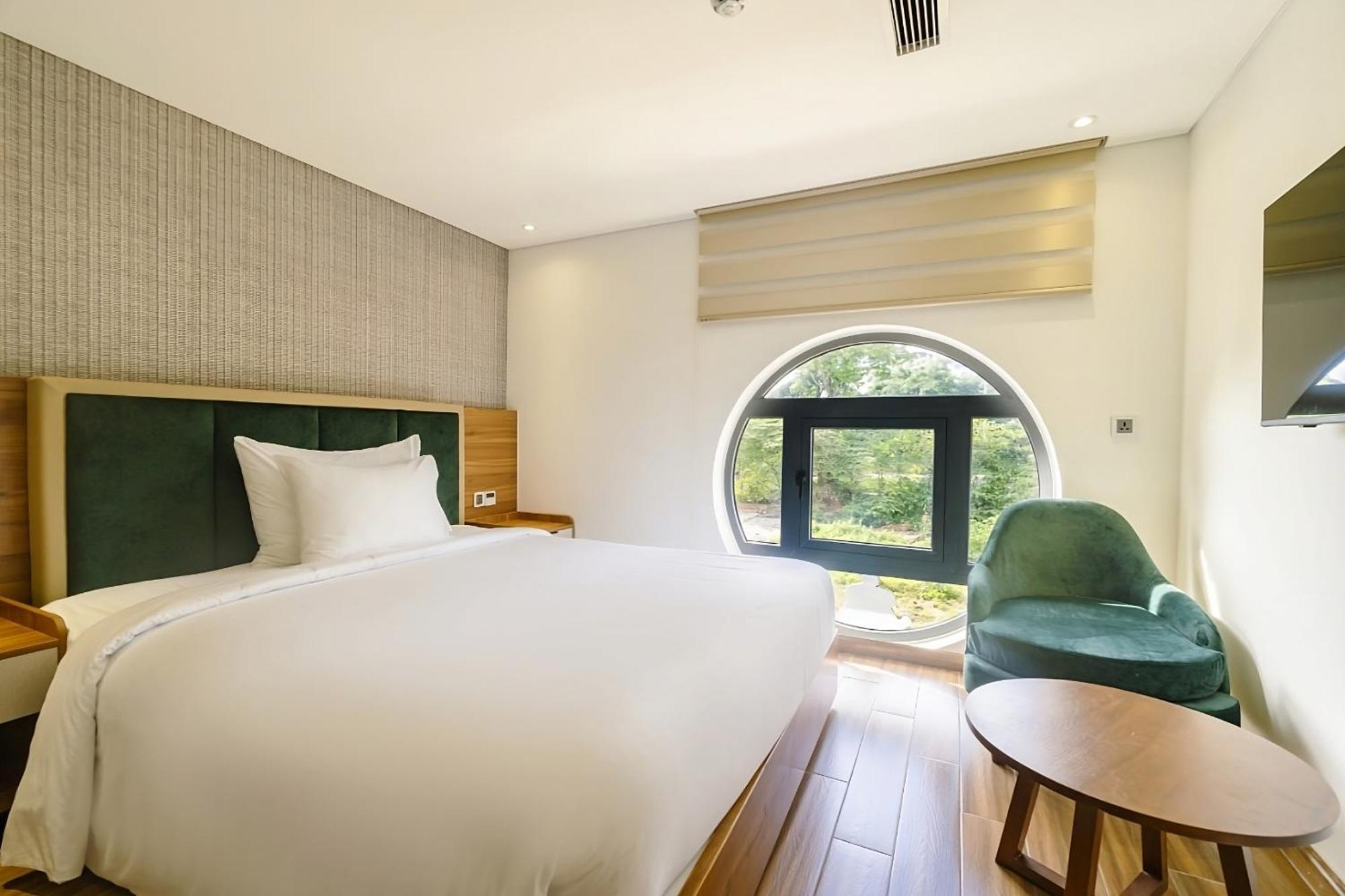 Deluxe Double Room,1294236676:JPEG
