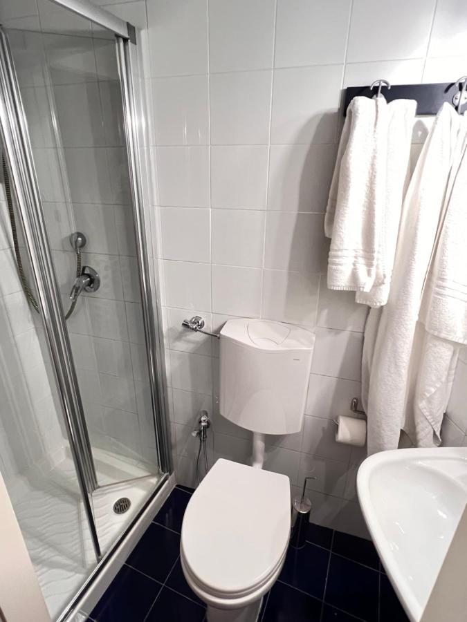 Double Room Private Bathroom