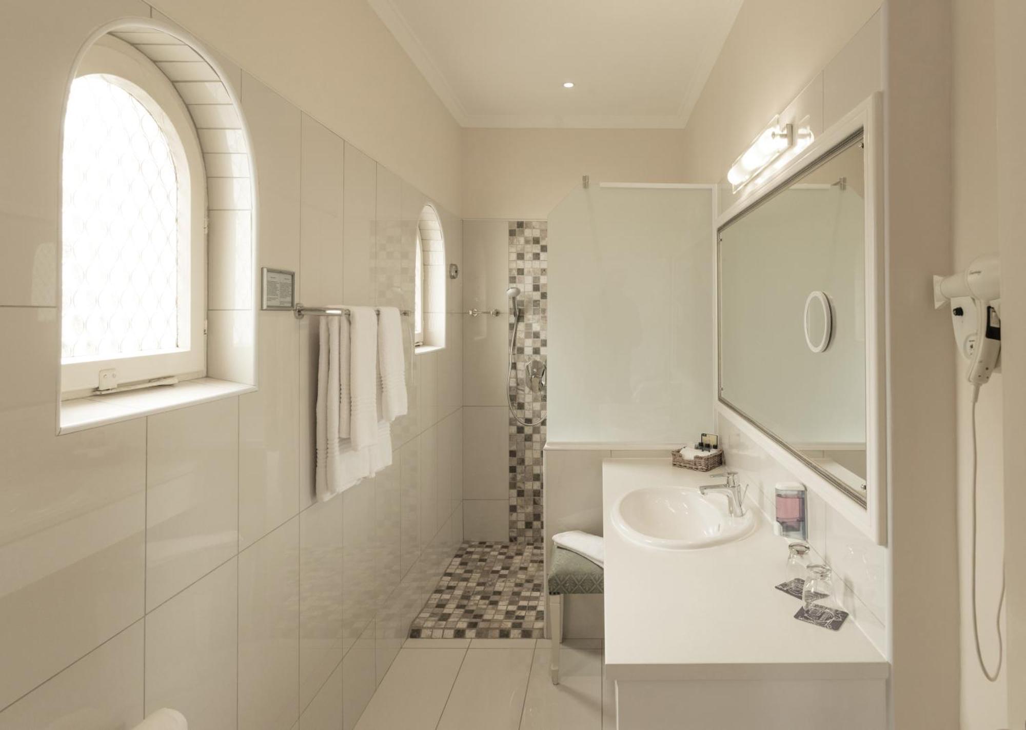 Standard Double or Twin Room,1286912257:JPEG