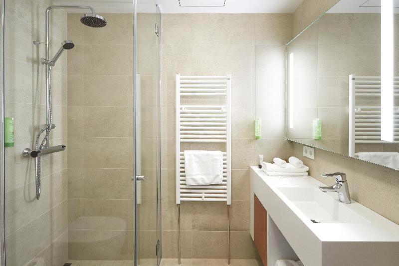 Double or Twin Room with Lake View