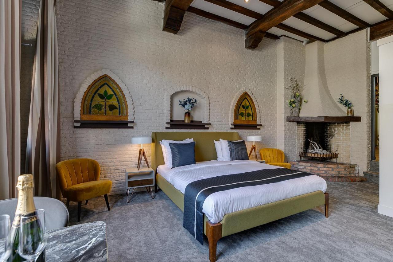 Double or Twin Room Canal View