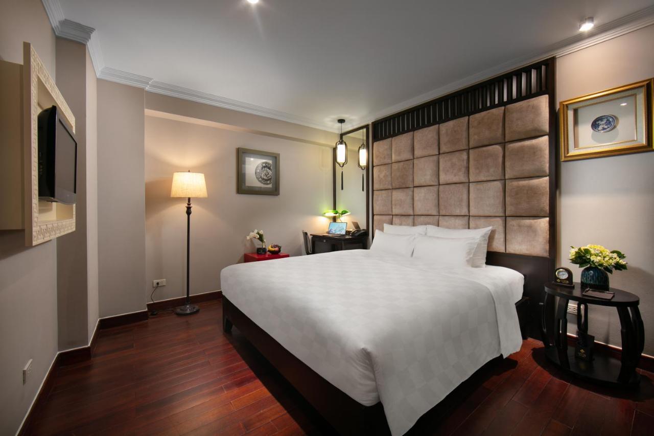 Deluxe Double Room Internal Window